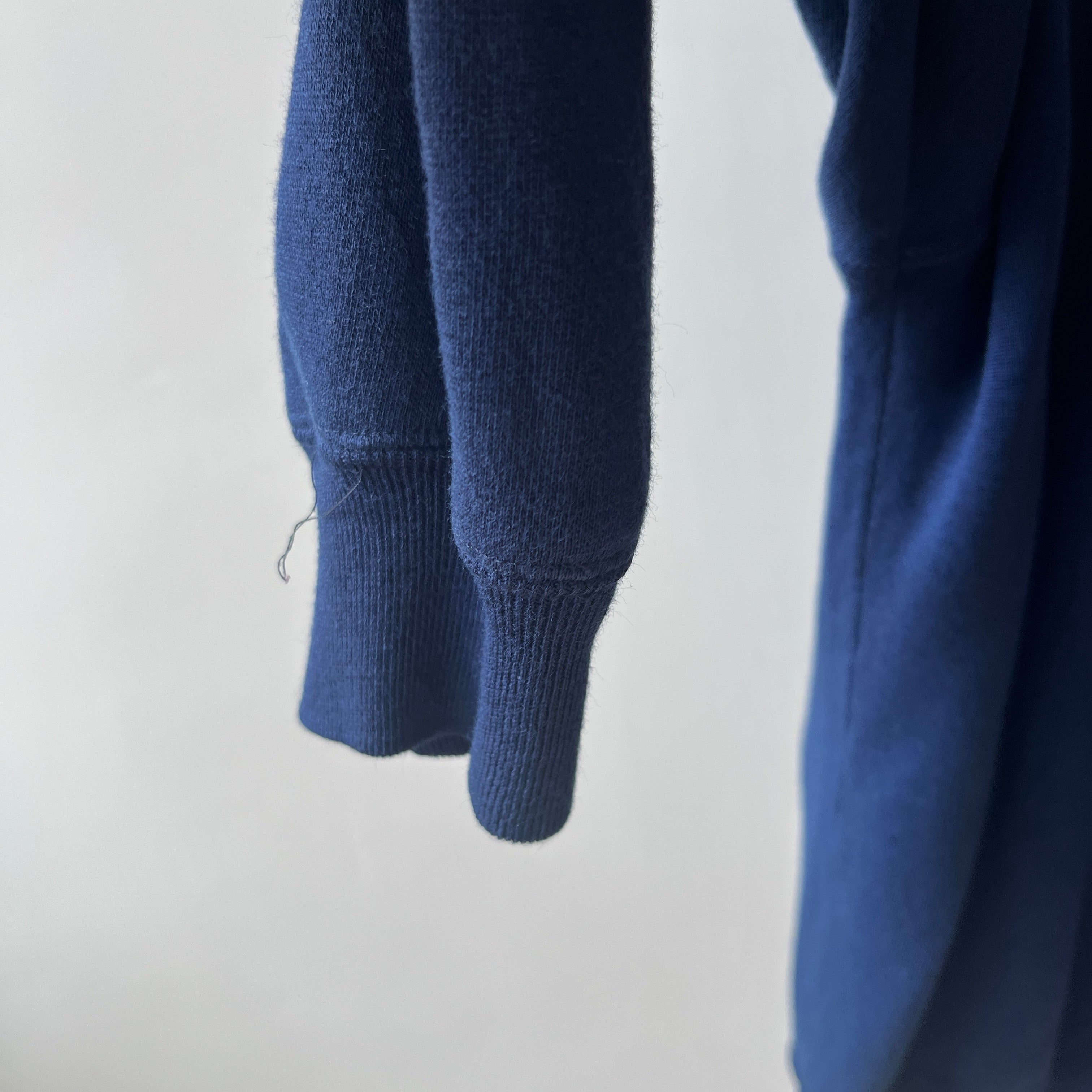 1980s Single V Soft and Slouchy Navy Sweatshirt - Acrylic