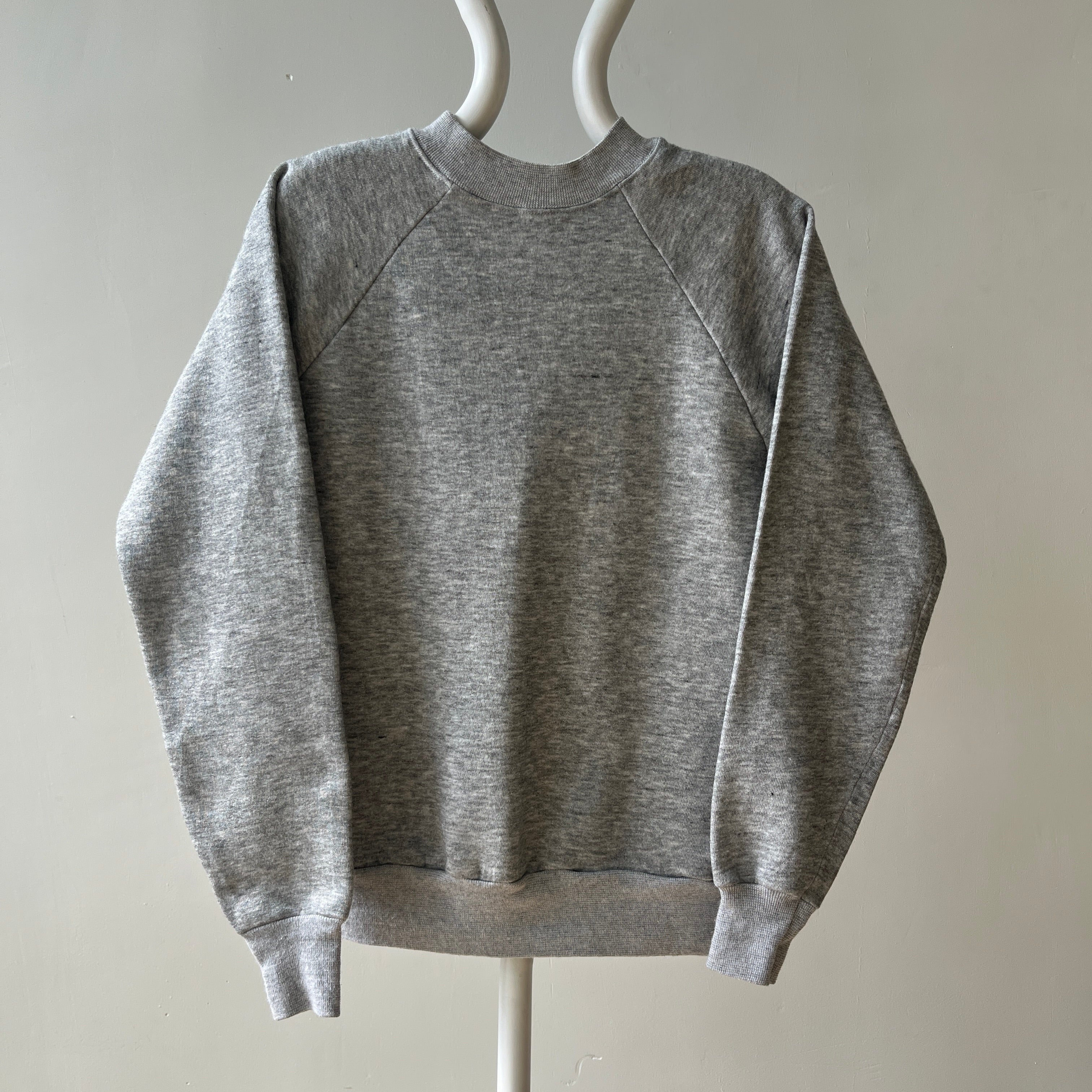 00s Heavy Weight Blank Black Sweatshirt par FOTL - Structuré