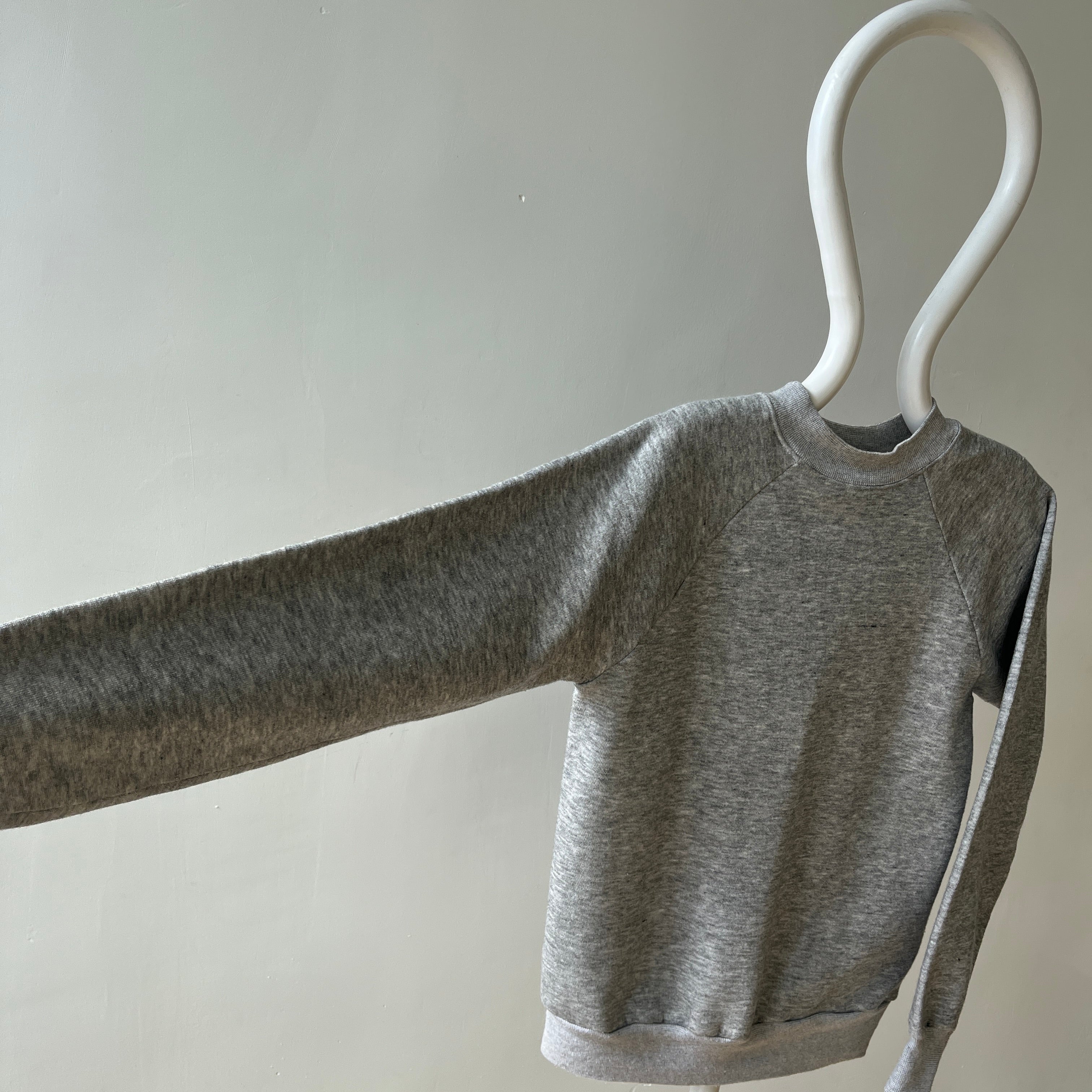 00s Heavy Weight Blank Black Sweatshirt par FOTL - Structuré