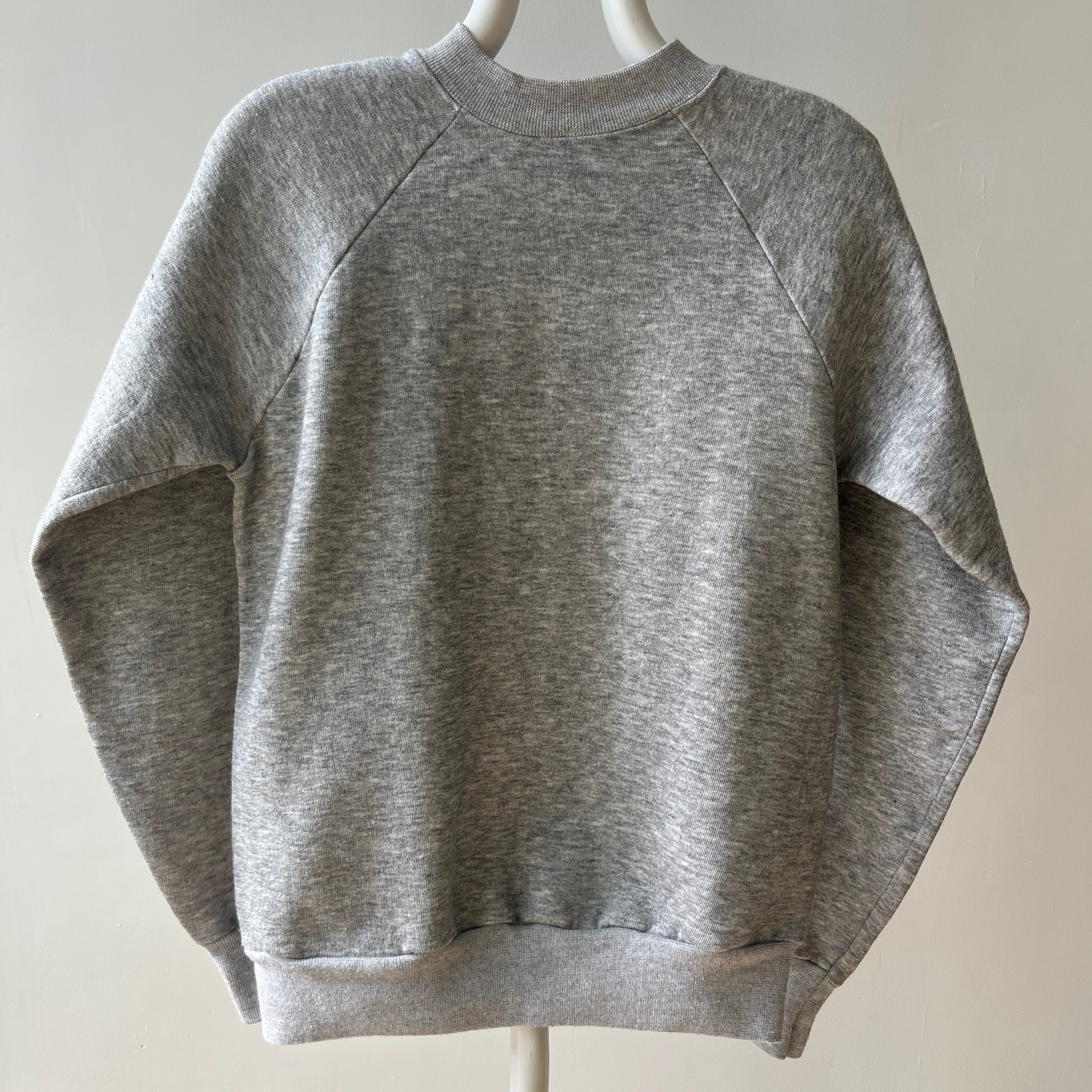 00s Heavy Weight Blank Black Sweatshirt par FOTL - Structuré