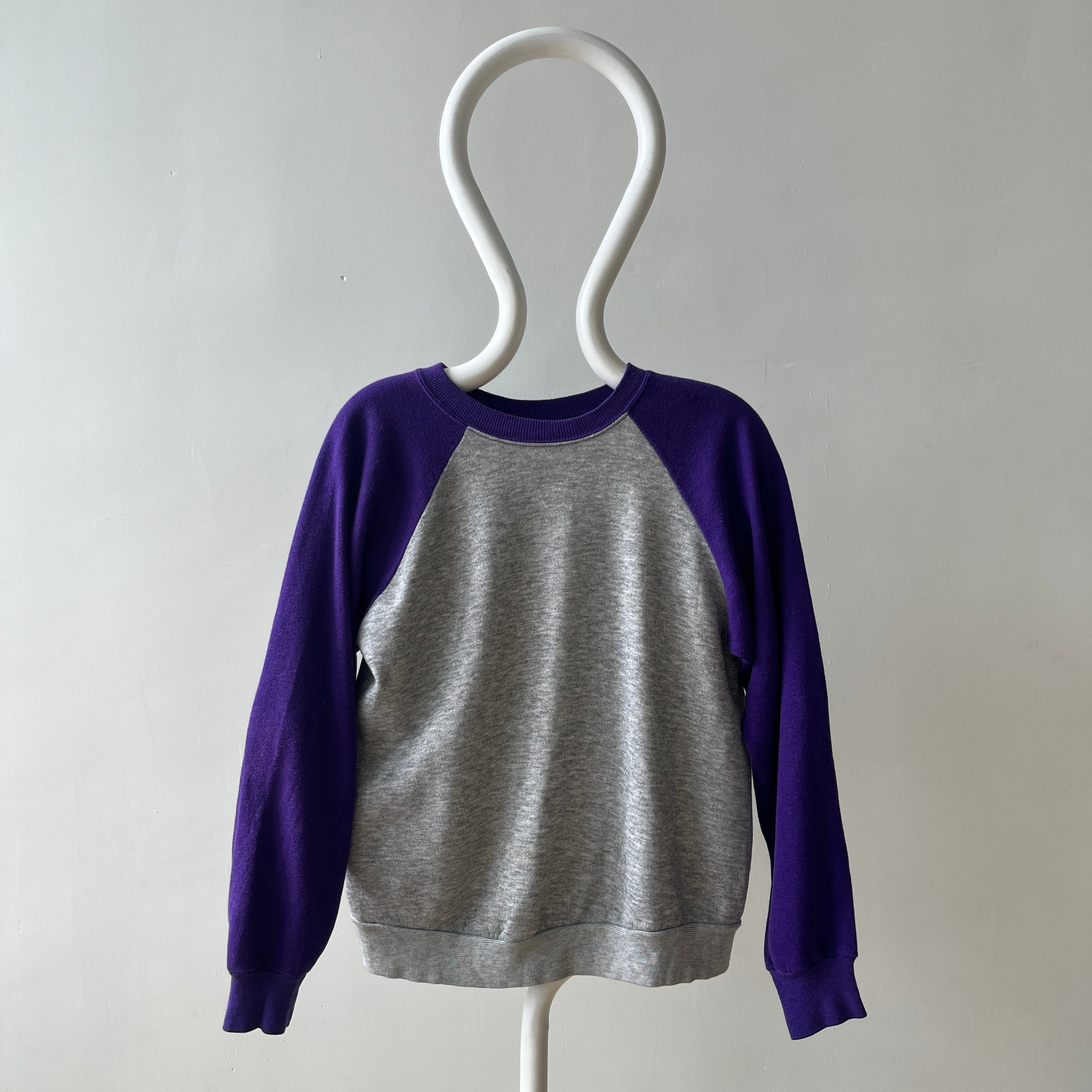 00s Heavy Weight Blank Black Sweatshirt par FOTL - Structuré