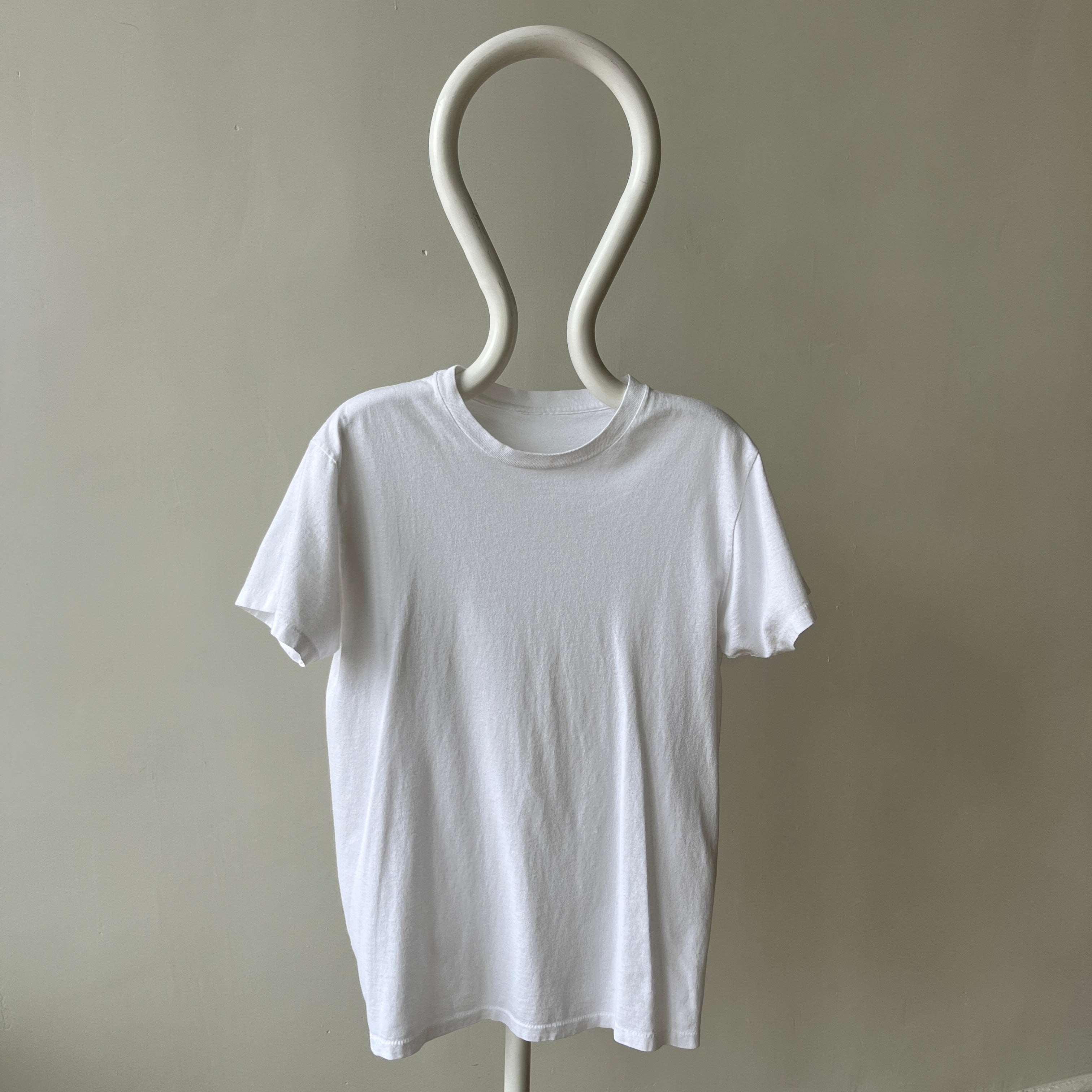 T-shirt teinté de peinture noire vierge des années 00