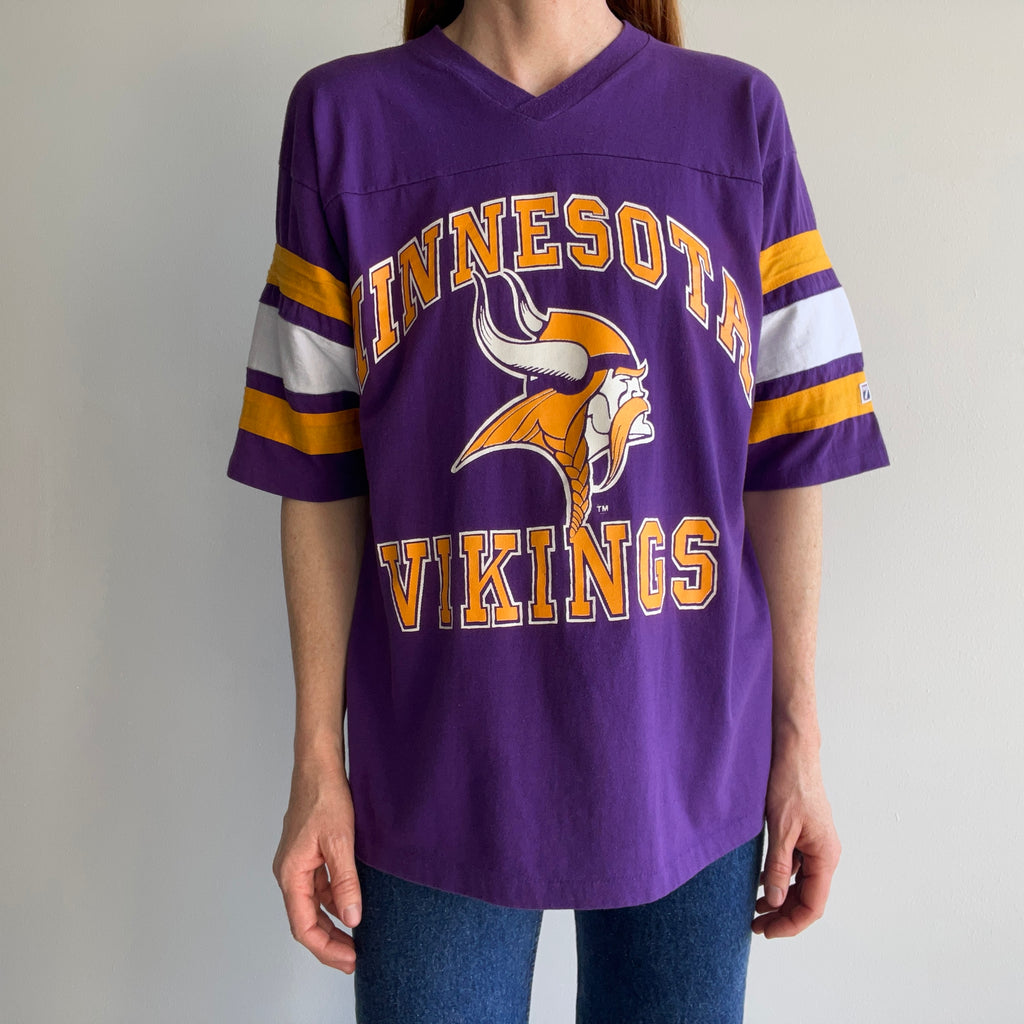 Minnesota Vikings Football Logo Graphic T Shirt Yellow/Purple NFL Team  Apparel S