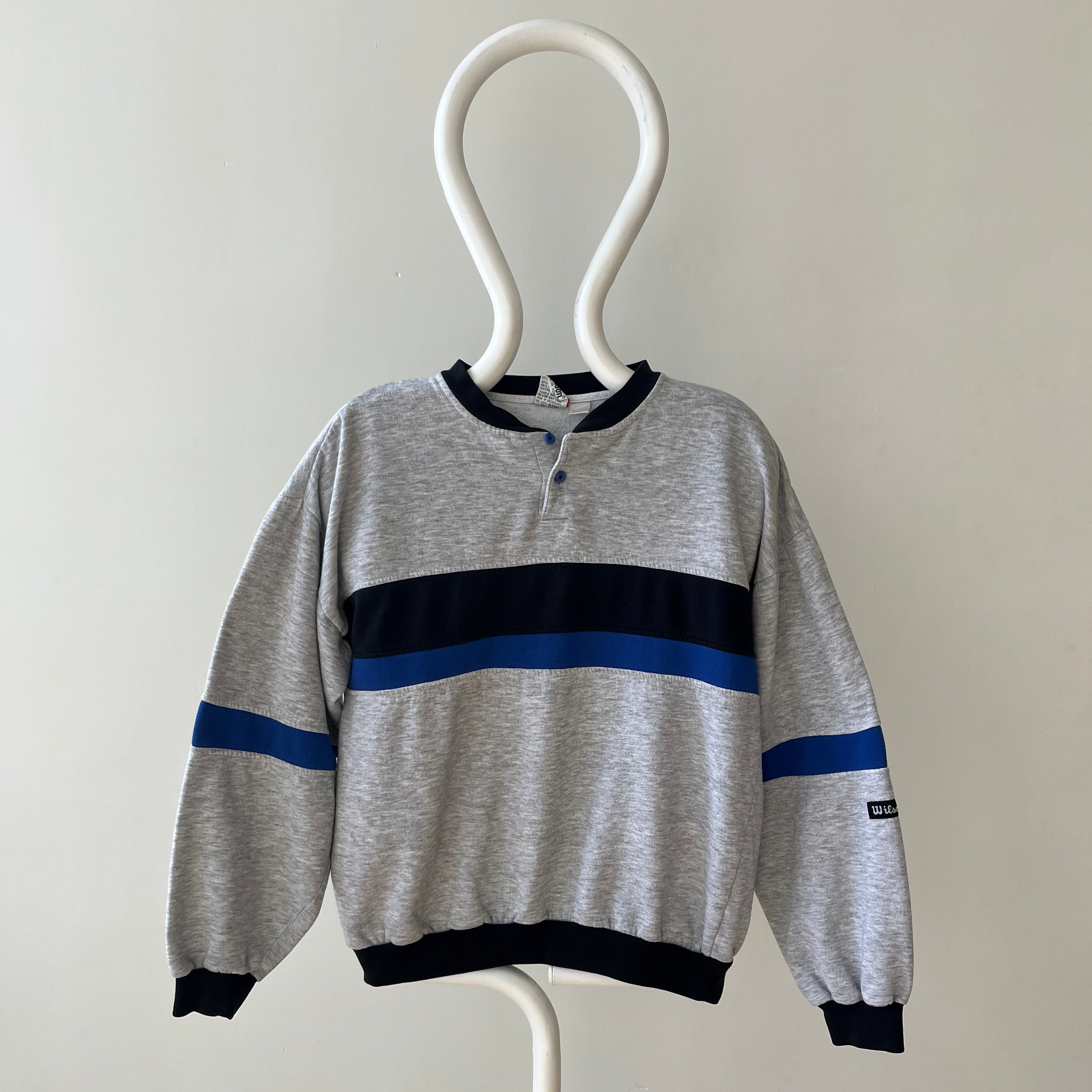 00s Heavy Weight Blank Black Sweatshirt par FOTL - Structuré