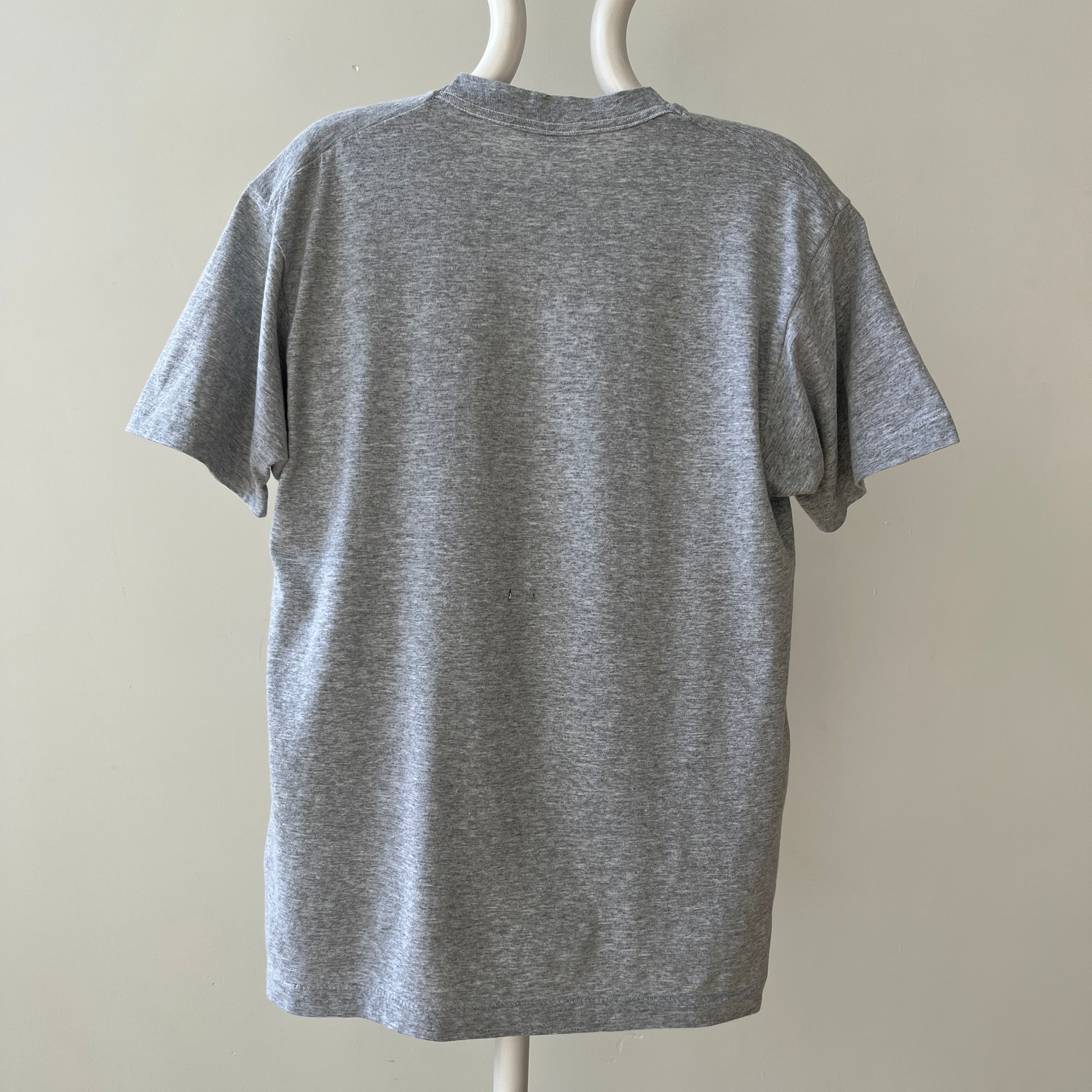 T-shirt teinté de peinture noire vierge des années 00