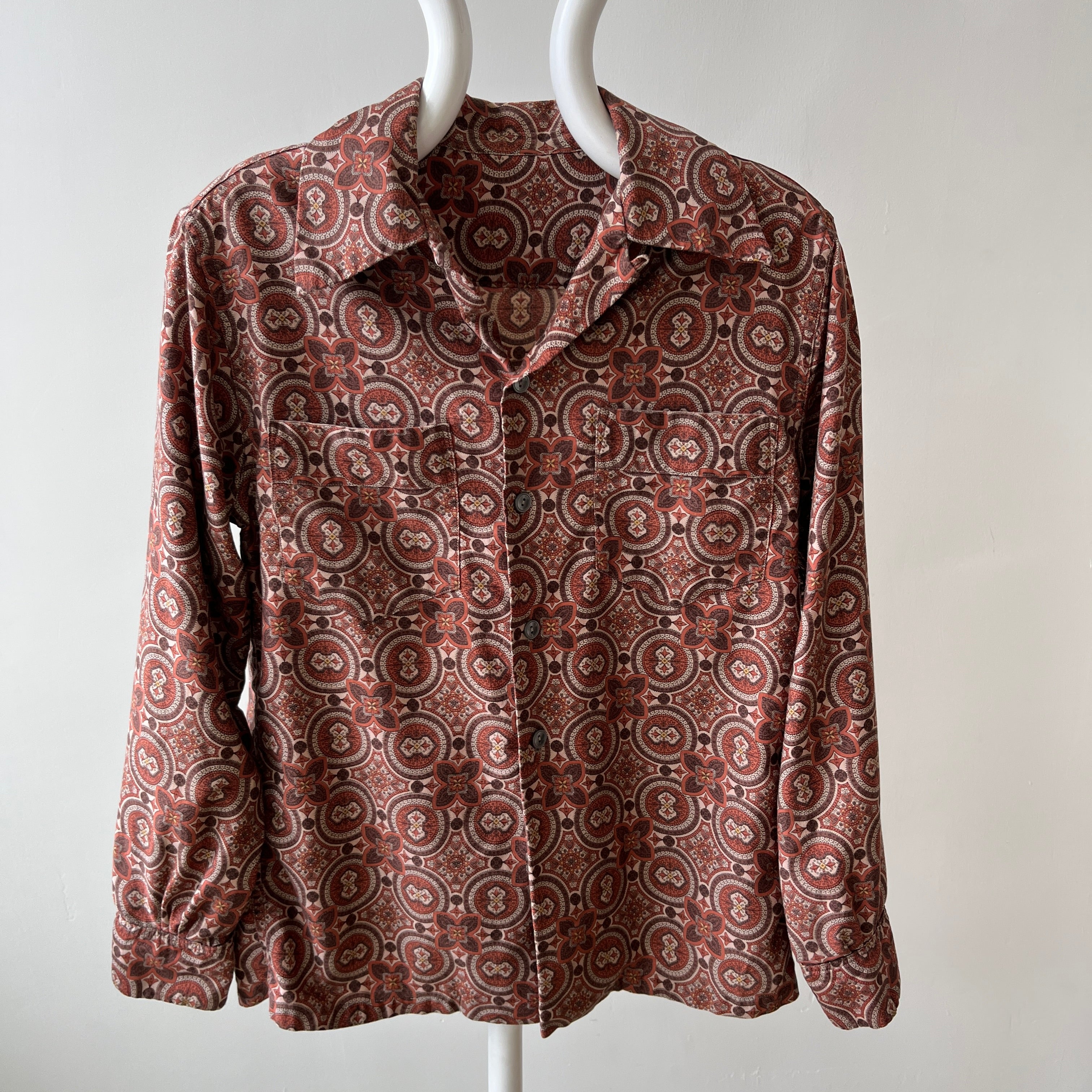 1960s Beautiful Double Pocketed Pleated Backside Long Sleeve Blouse - Oh My