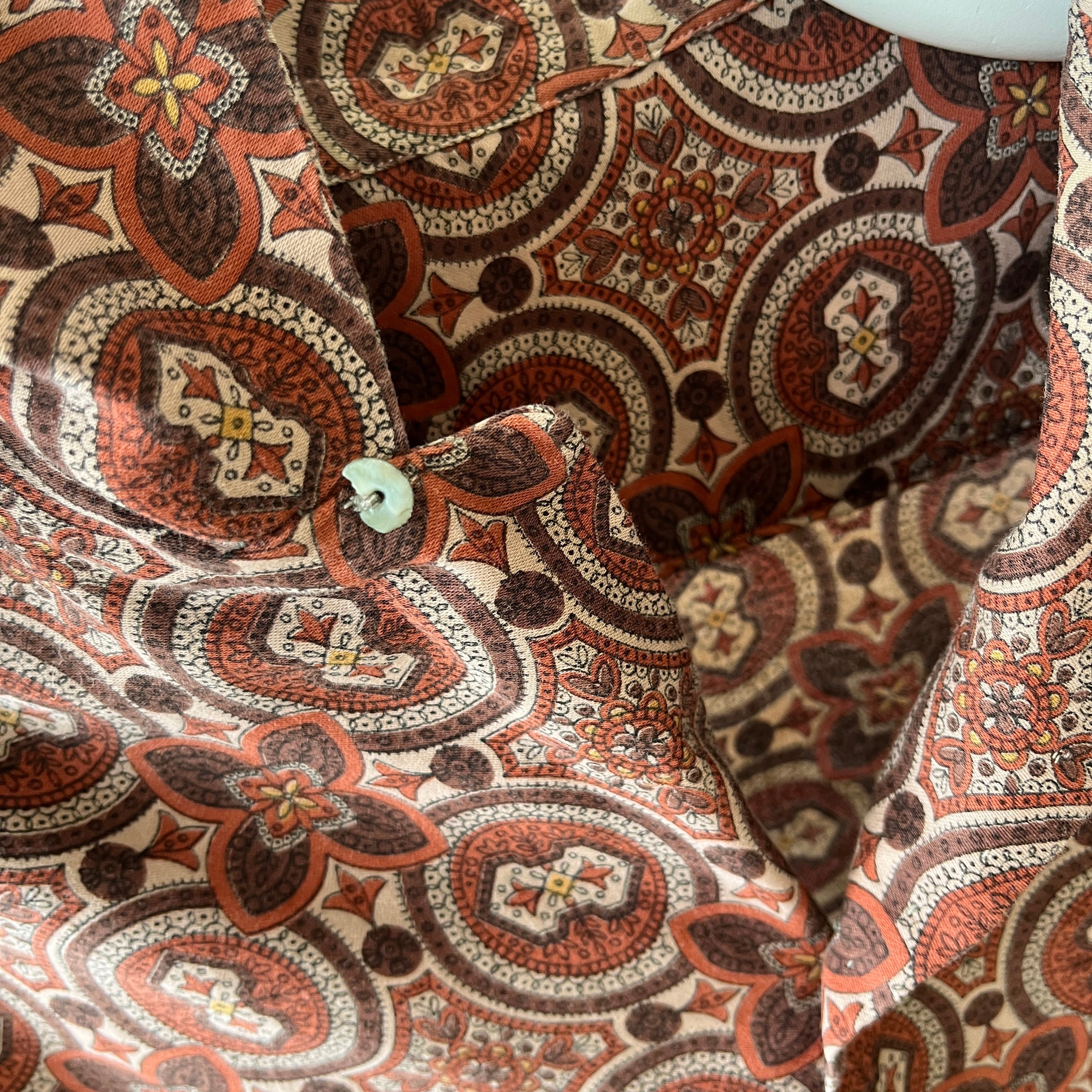 1960s Beautiful Double Pocketed Pleated Backside Long Sleeve Blouse - Oh My