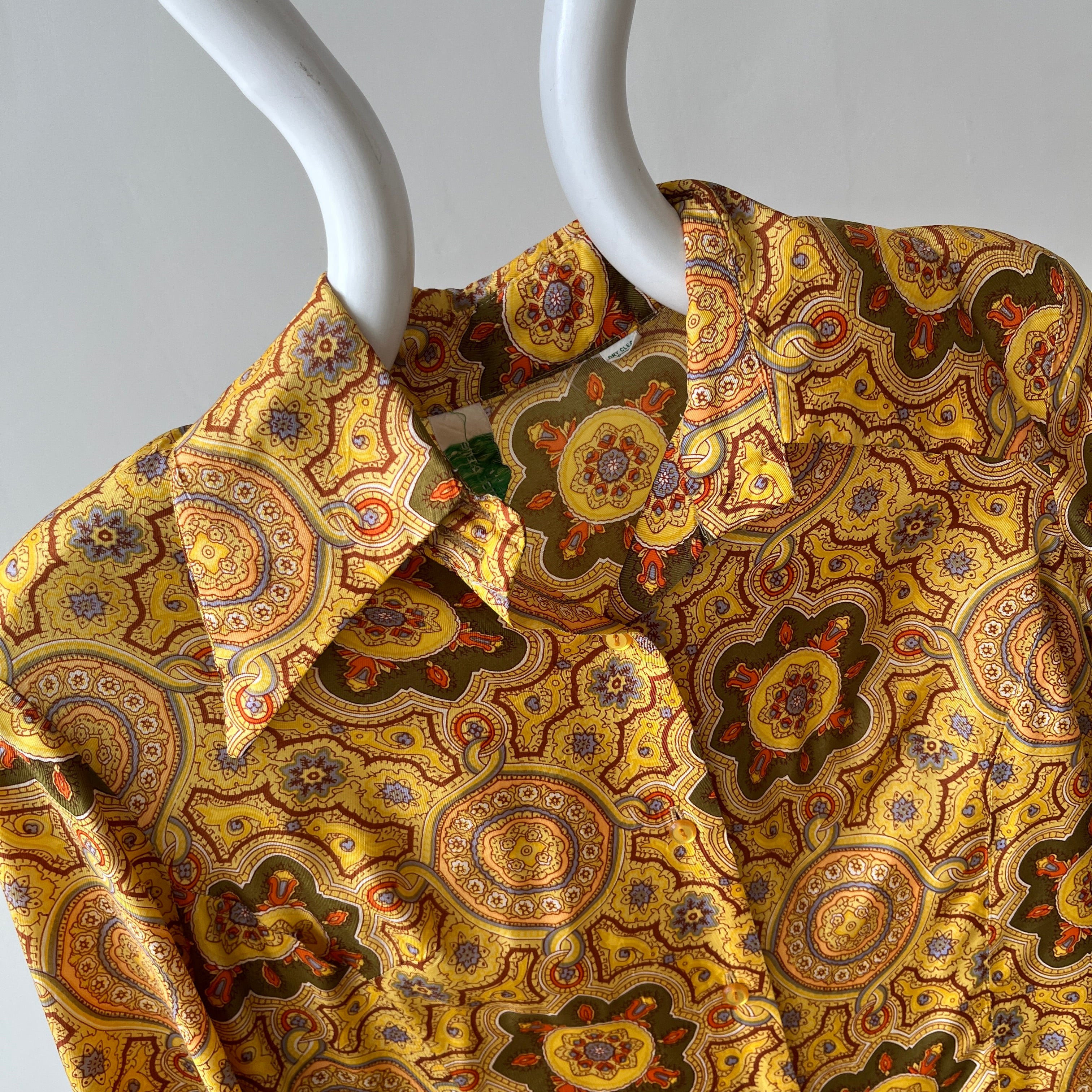 1970s Made in California Beautiful Silk Women's Paisley Blouse - THE CUFFS and COLLAR