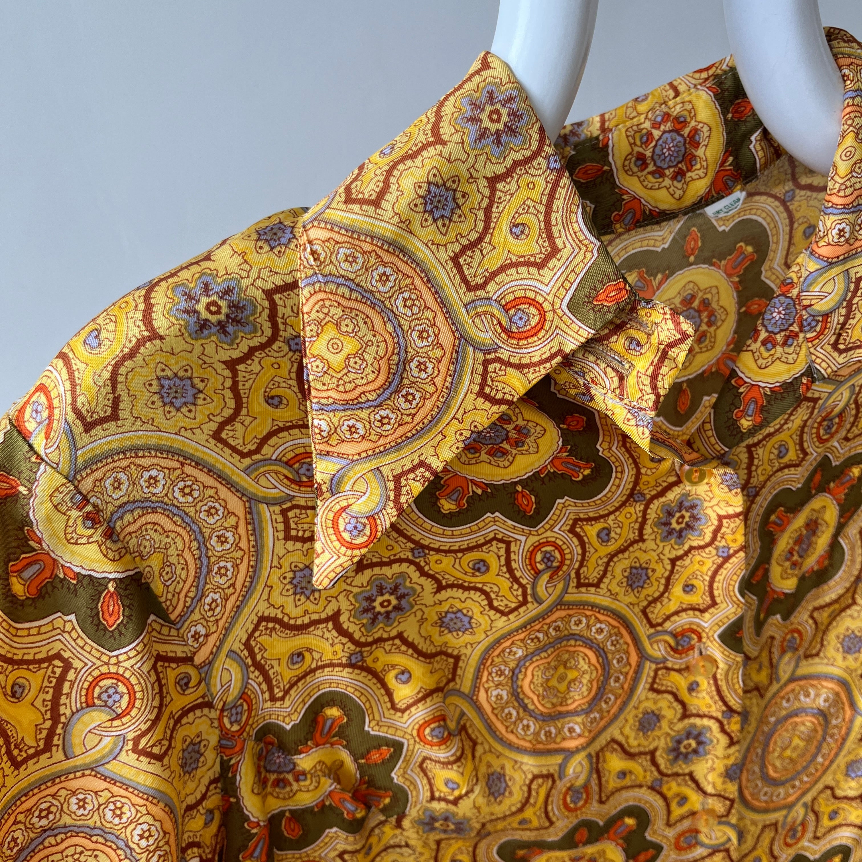 1970s Made in California Beautiful Silk Women's Paisley Blouse - THE CUFFS and COLLAR