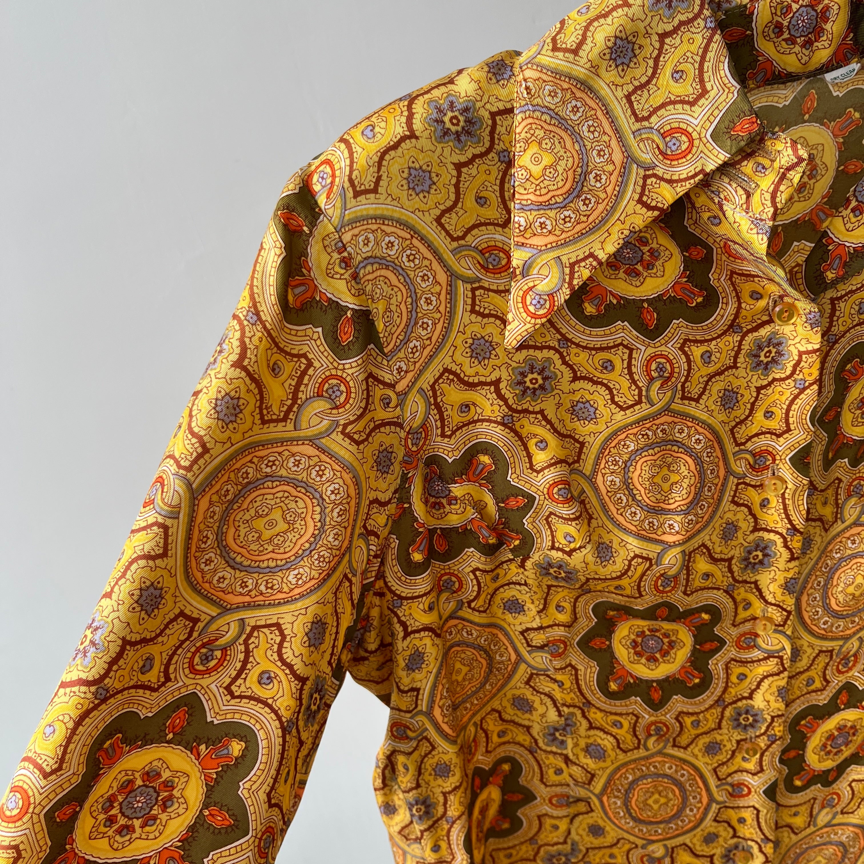 1970s Made in California Beautiful Silk Women's Paisley Blouse - THE CUFFS and COLLAR