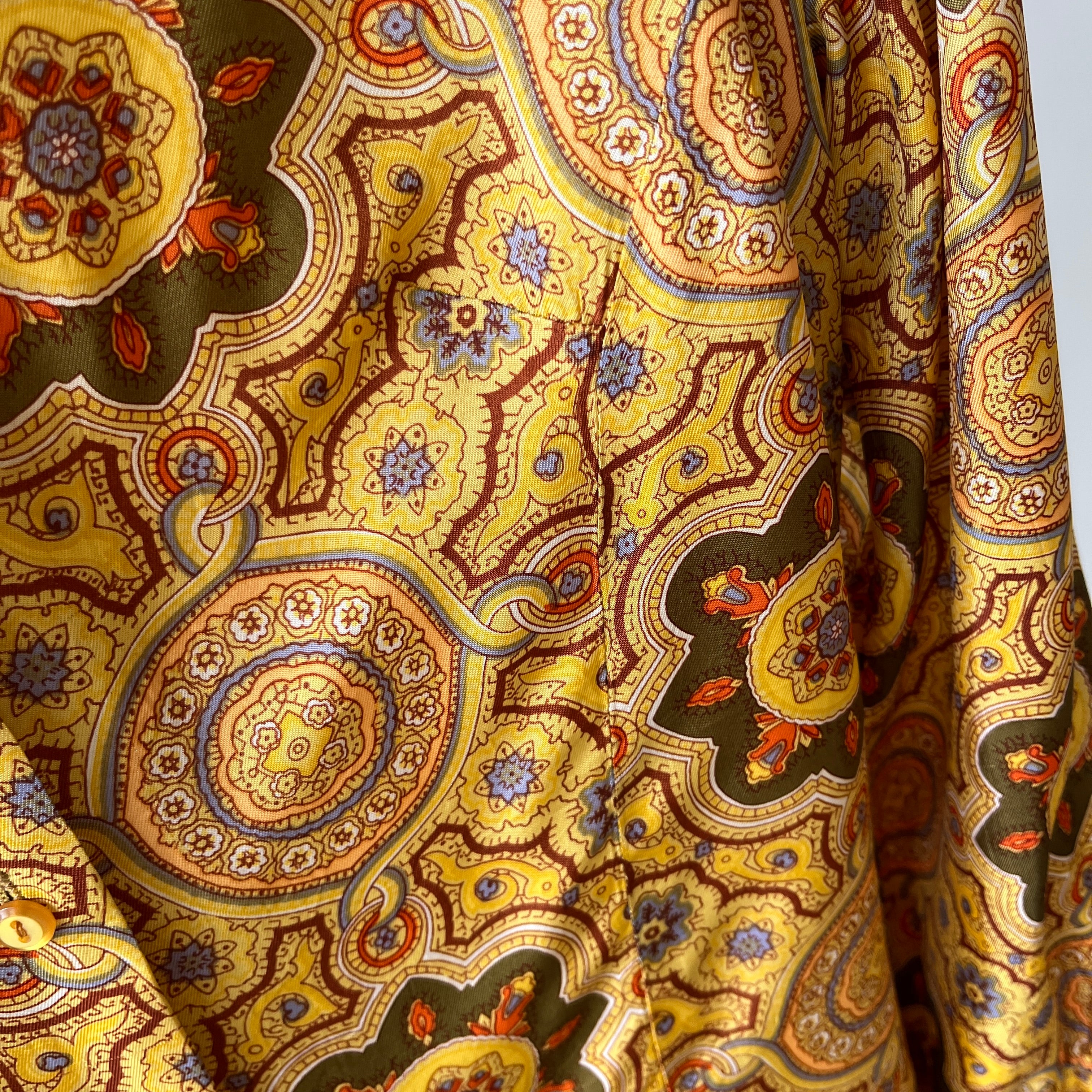 1970s Made in California Beautiful Silk Women's Paisley Blouse - THE CUFFS and COLLAR