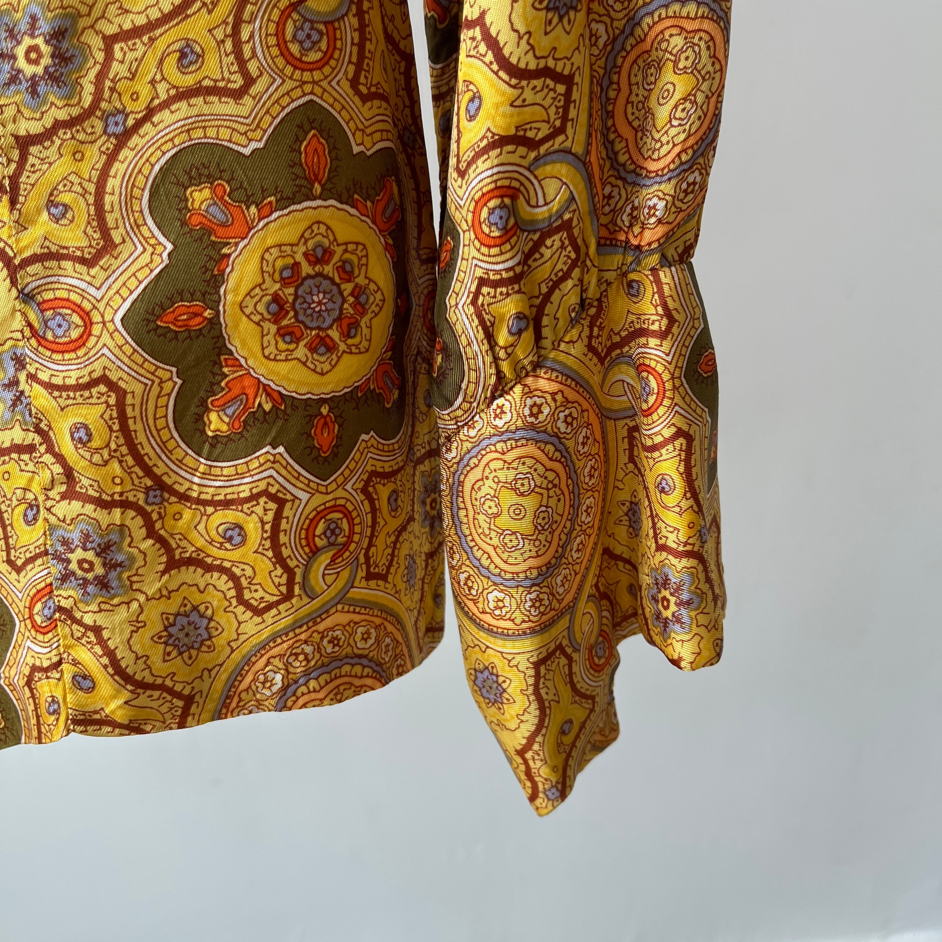 1970s Made in California Beautiful Silk Women's Paisley Blouse - THE CUFFS and COLLAR