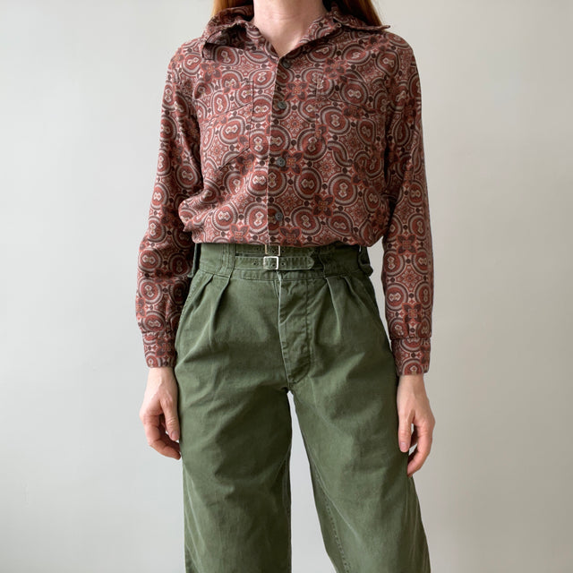 1960s Beautiful Double Pocketed Pleated Backside Long Sleeve Blouse - Oh My