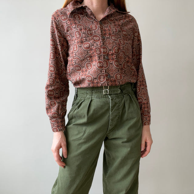 1960s Beautiful Double Pocketed Pleated Backside Long Sleeve Blouse - Oh My