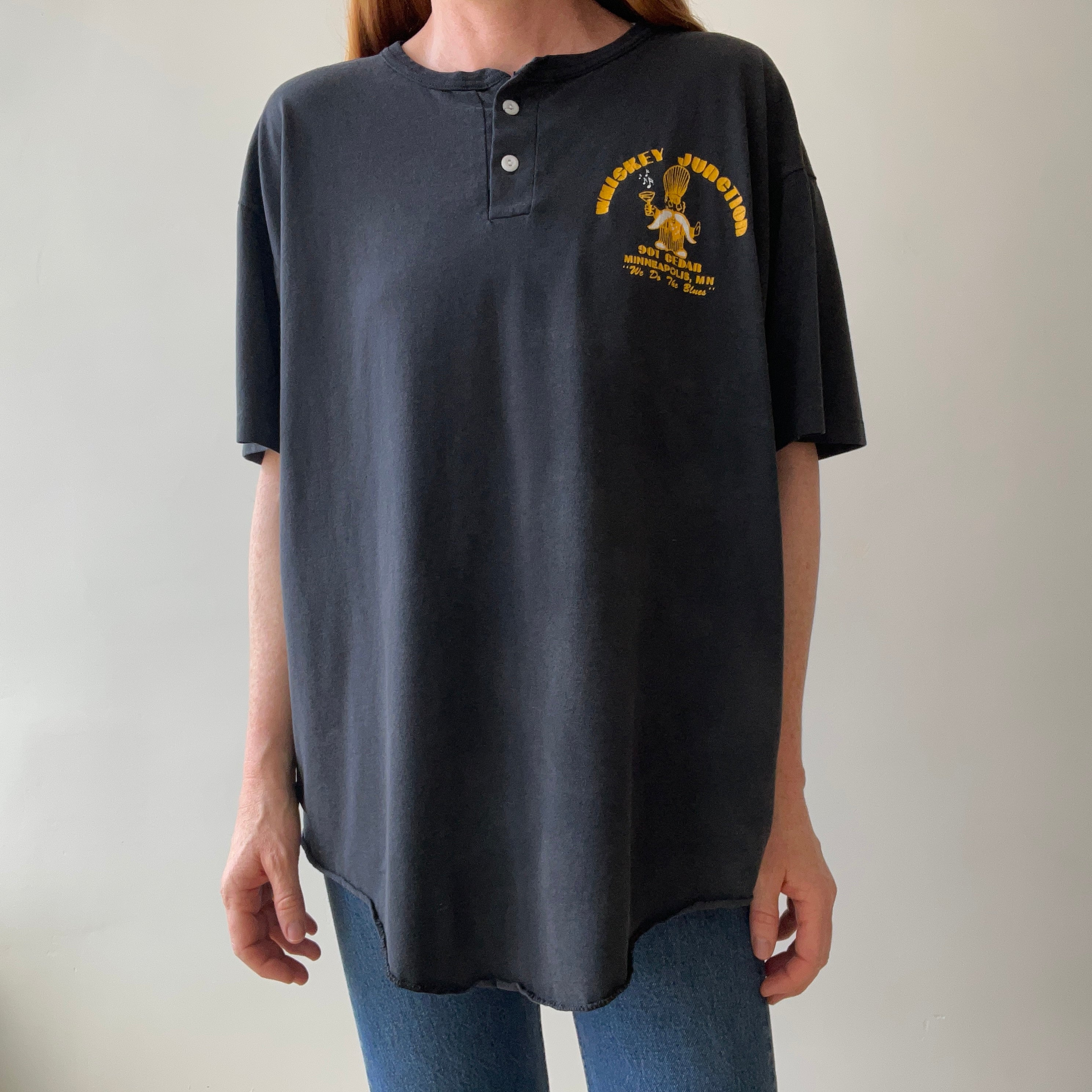 1980s/90s Whiskey Junction Minneapolis T-Shirt - A Solid Henley