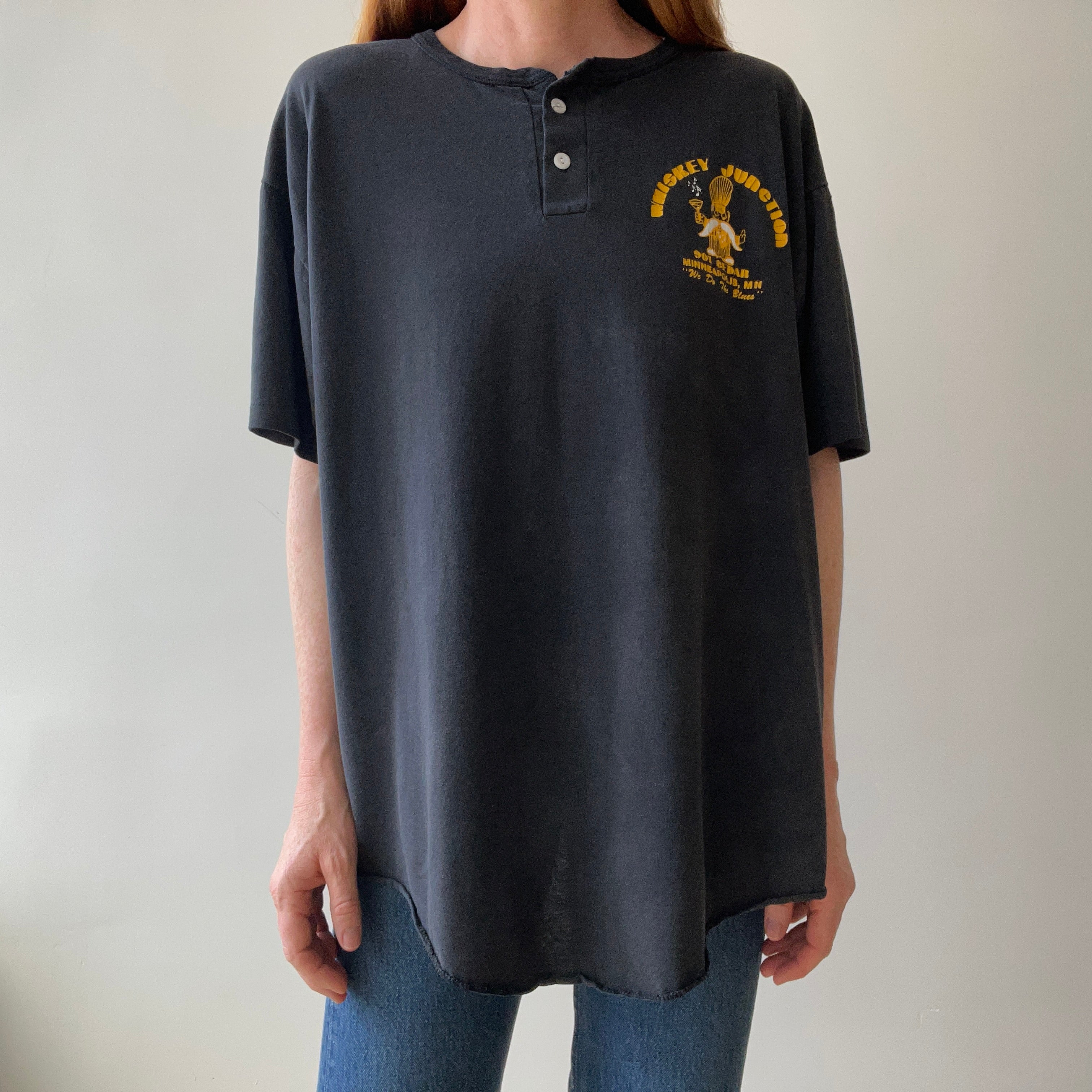 1980s/90s Whiskey Junction Minneapolis T-Shirt - A Solid Henley