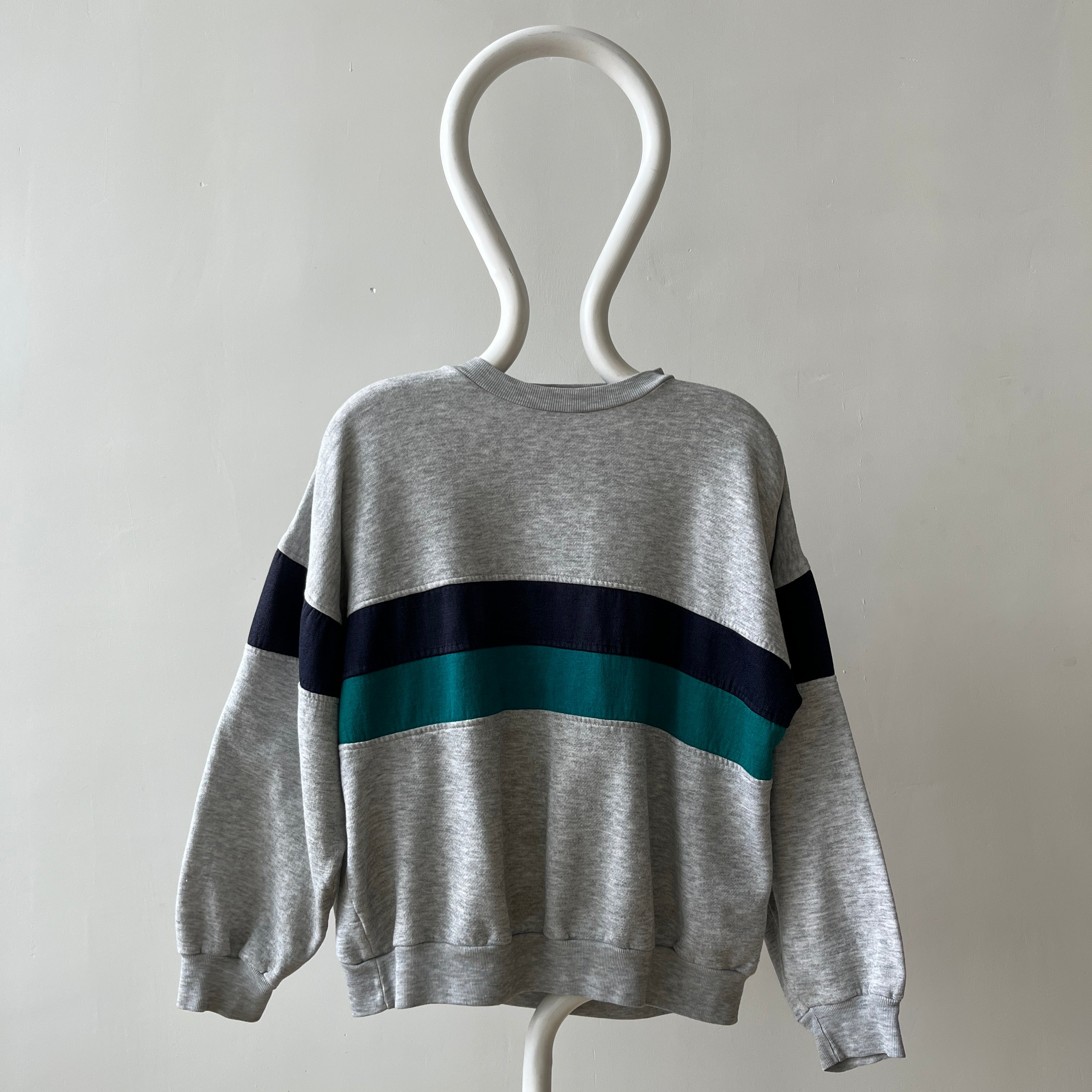 00s Heavy Weight Blank Black Sweatshirt par FOTL - Structuré