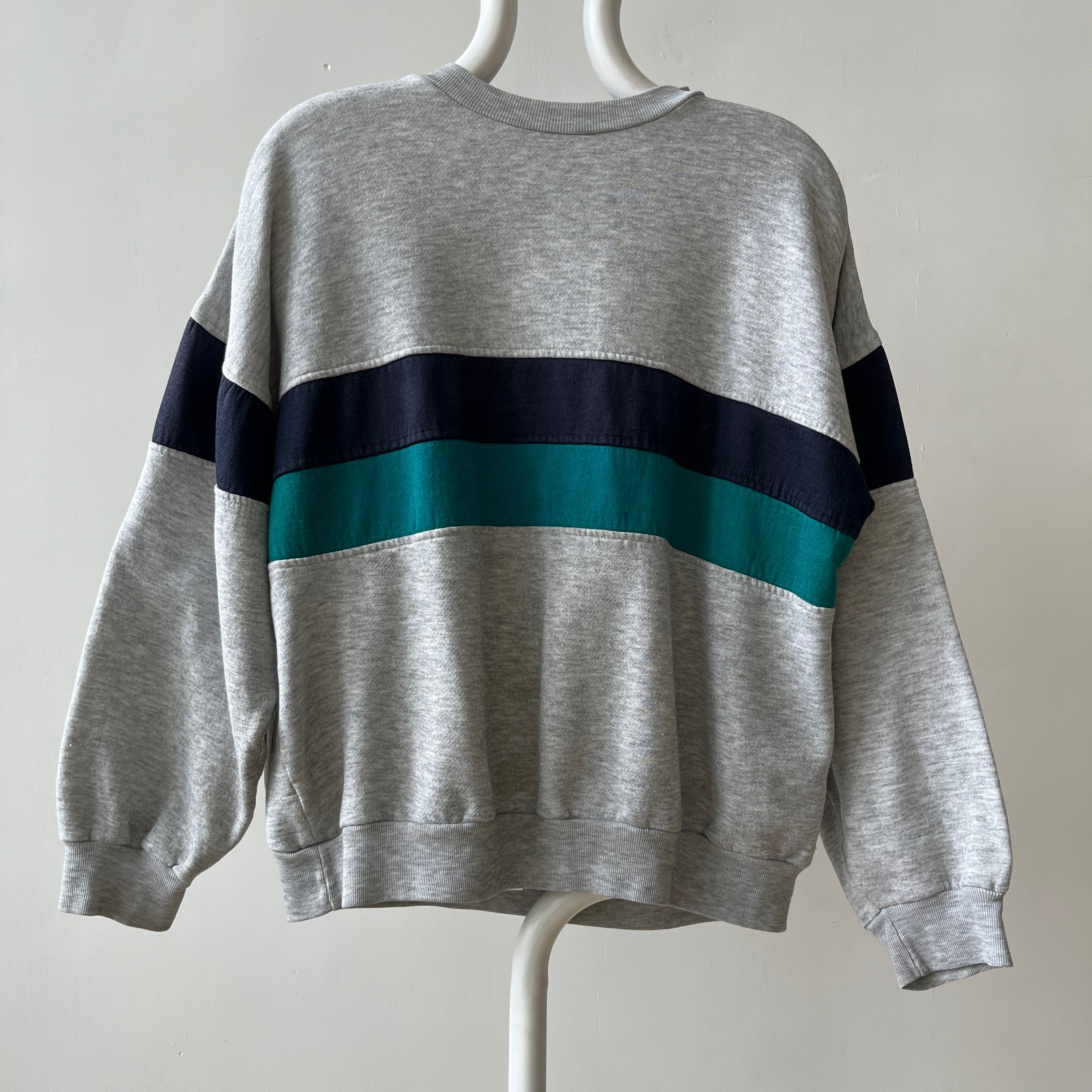 00s Heavy Weight Blank Black Sweatshirt par FOTL - Structuré