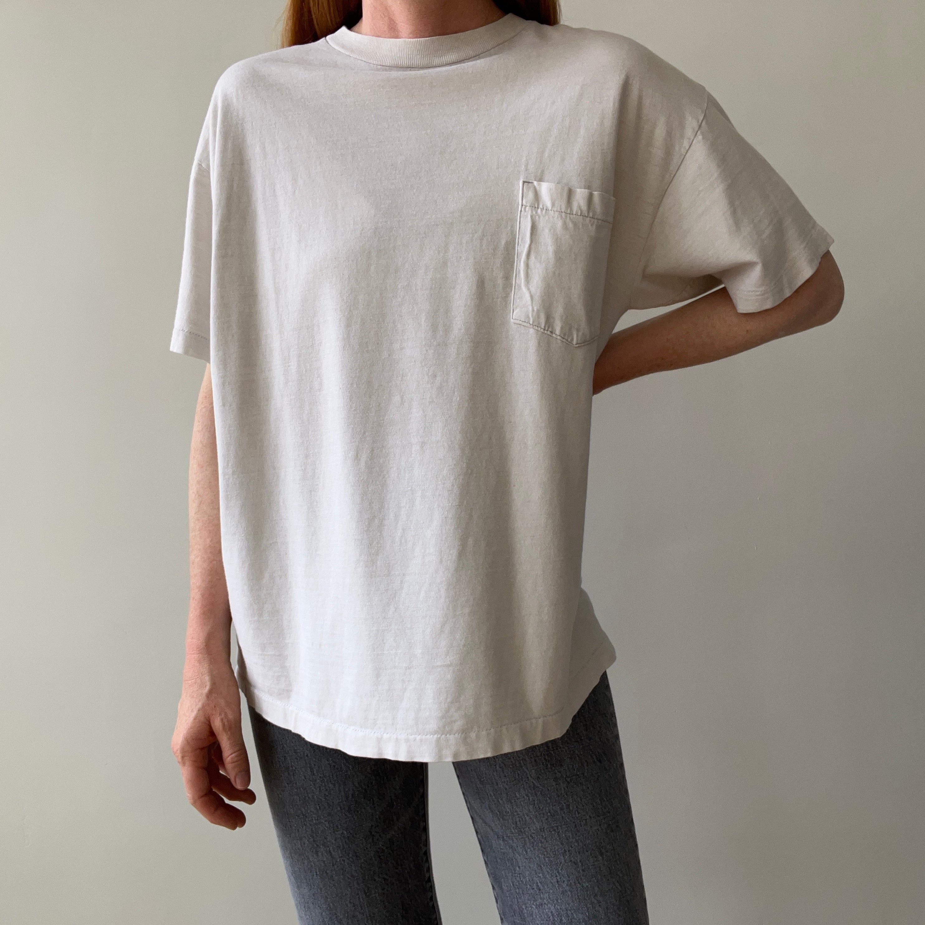 1990's Eggshell White Blank Pocket T-Shirt - OLLLLLD Banana Republic