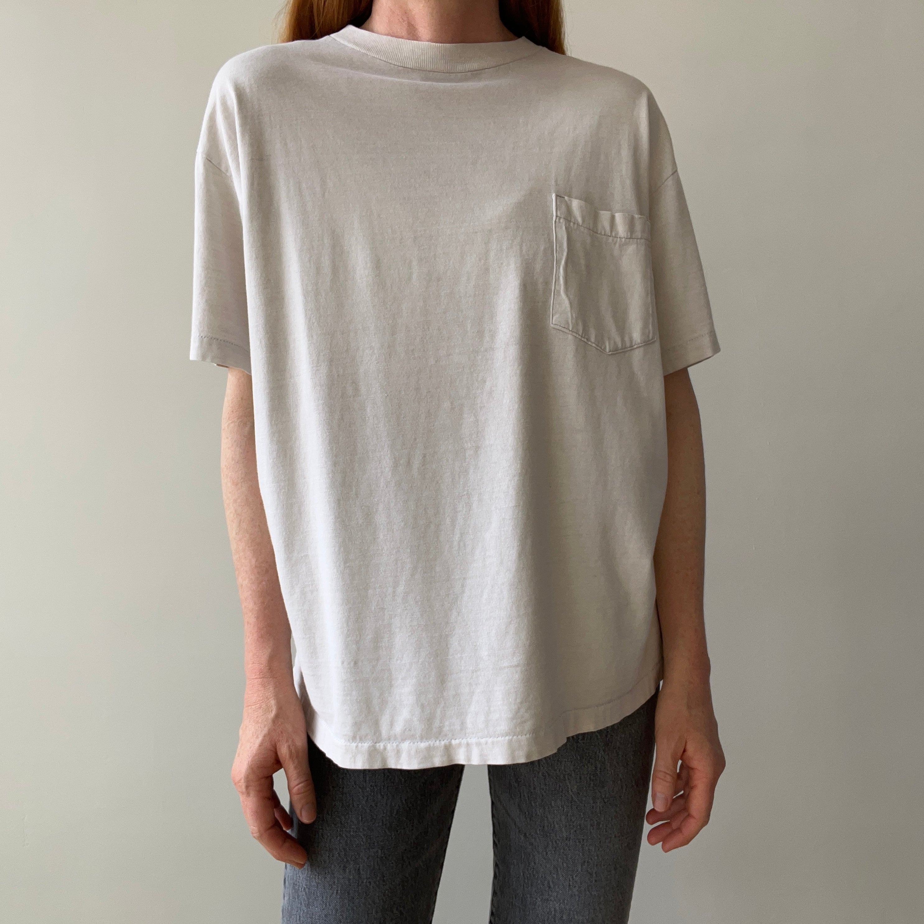1990's Eggshell White Blank Pocket T-Shirt - OLLLLLD Banana Republic