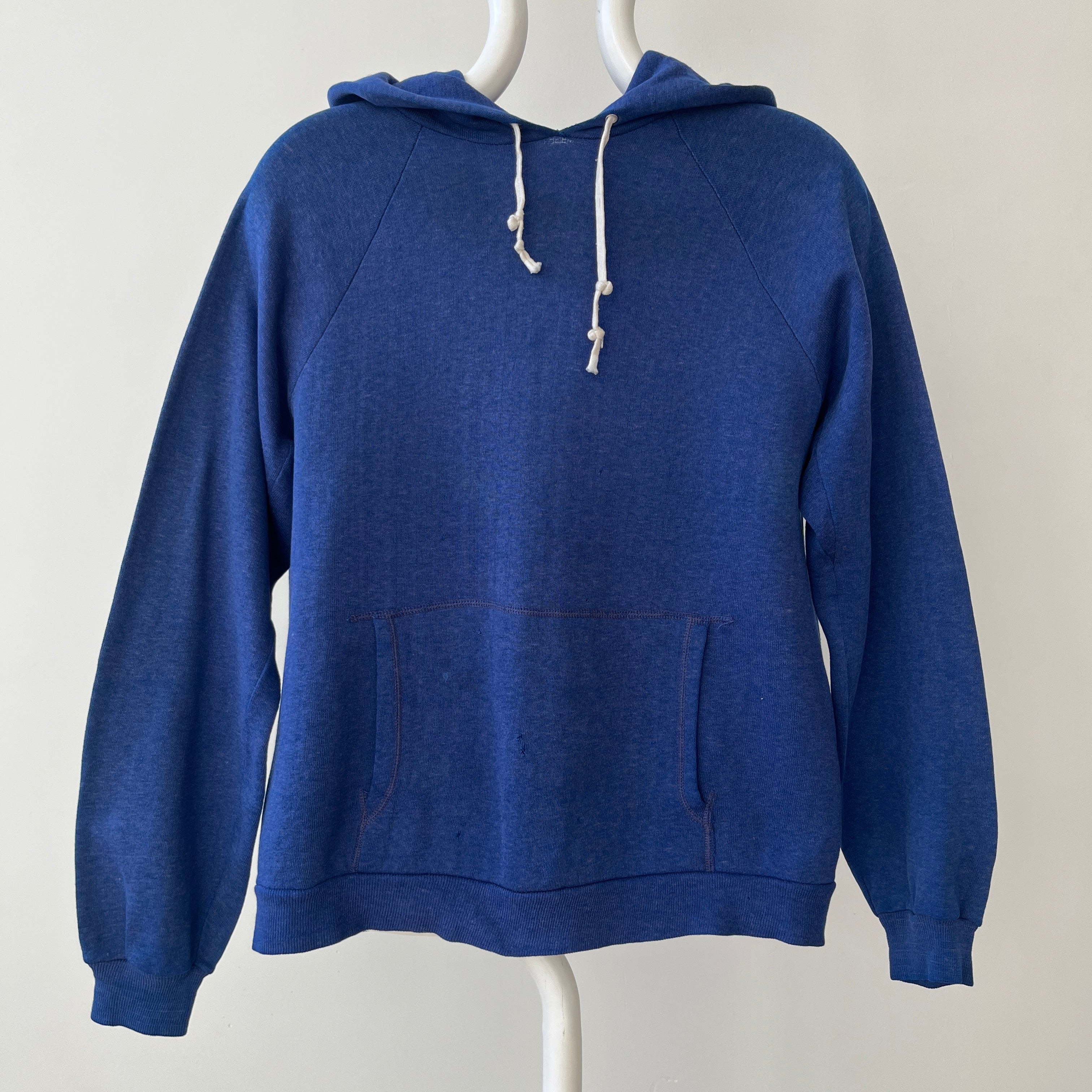 00s Heavy Weight Blank Black Sweatshirt par FOTL - Structuré