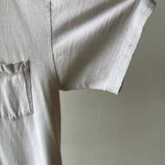 1990's Eggshell White Blank Pocket T-Shirt - OLLLLLD Banana Republic