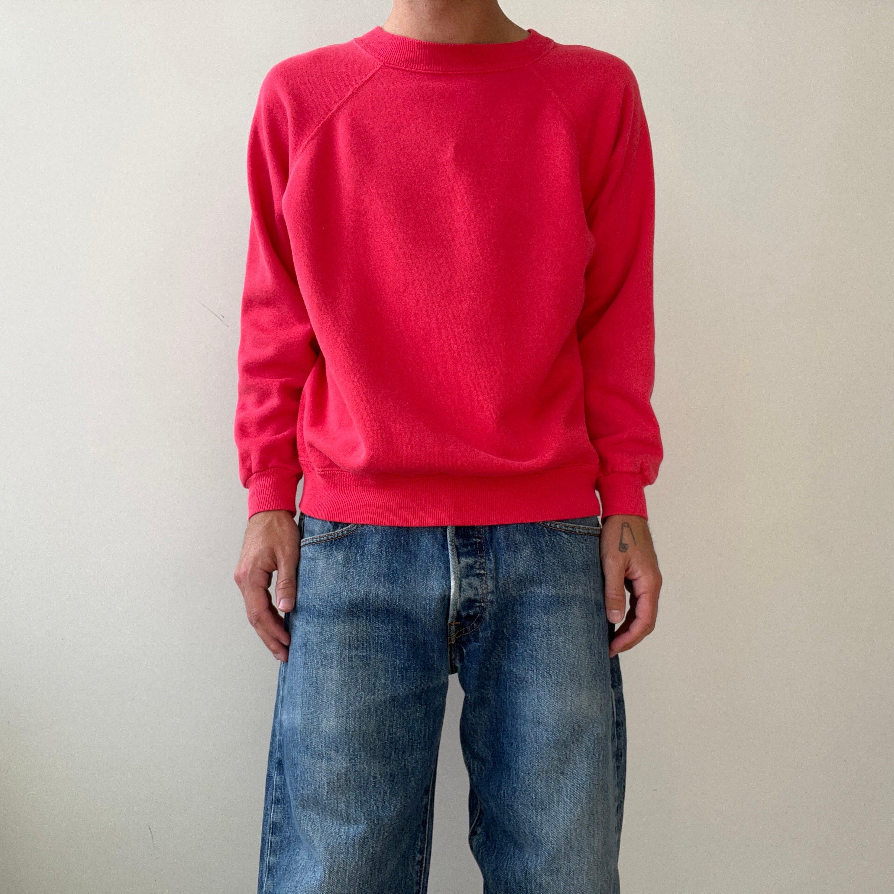 00s Heavy Weight Blank Black Sweatshirt par FOTL - Structuré