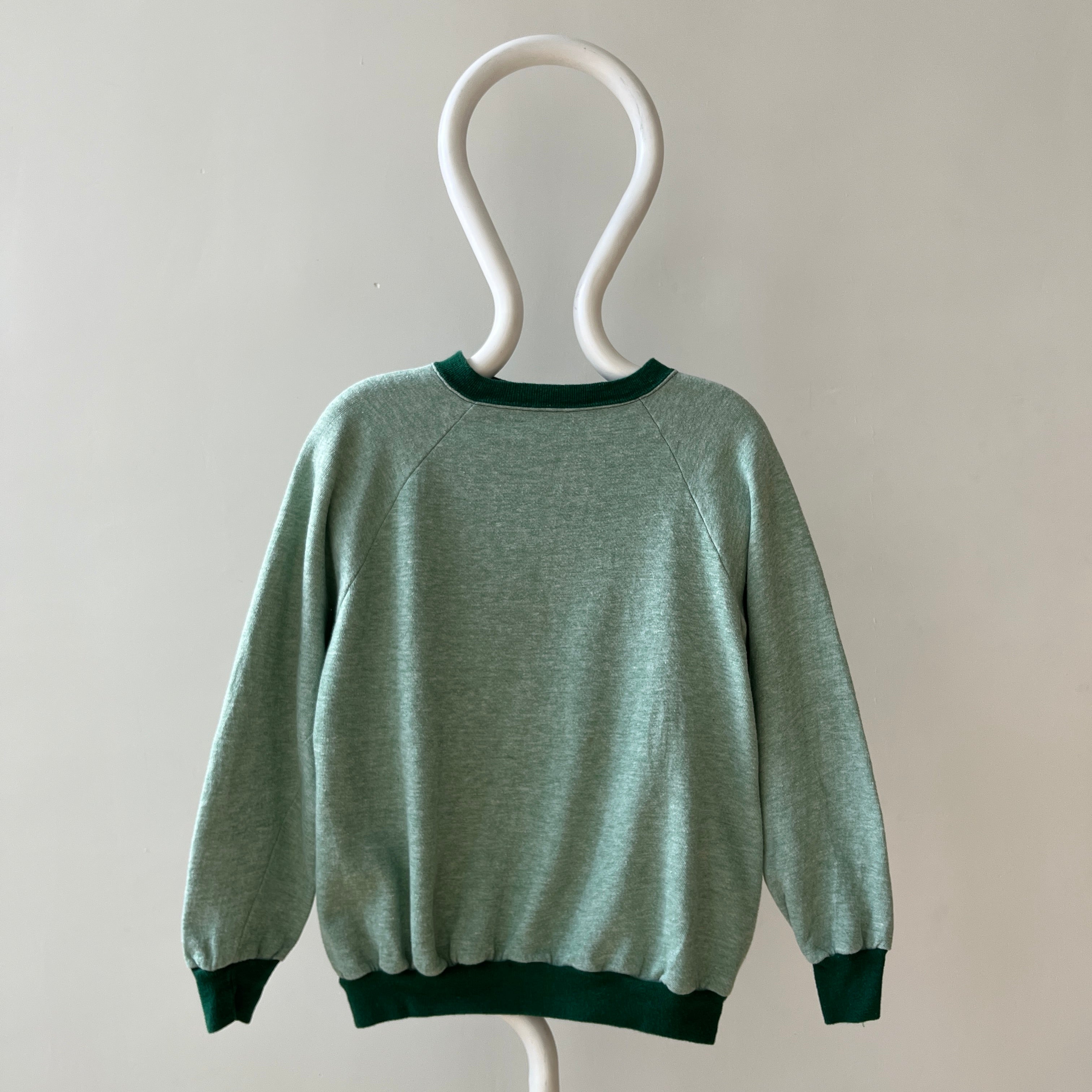 00s Heavy Weight Blank Black Sweatshirt par FOTL - Structuré