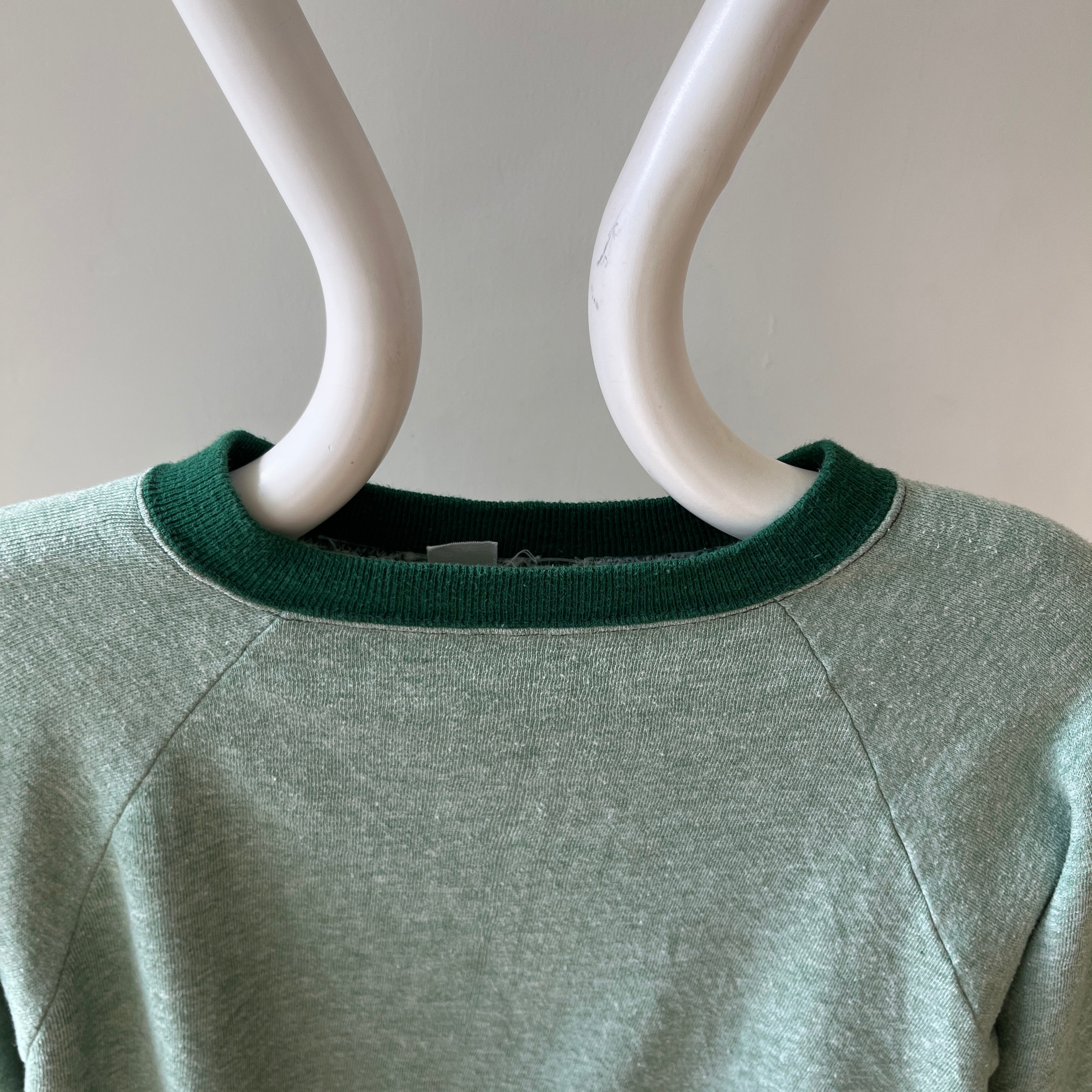 00s Heavy Weight Blank Black Sweatshirt par FOTL - Structuré