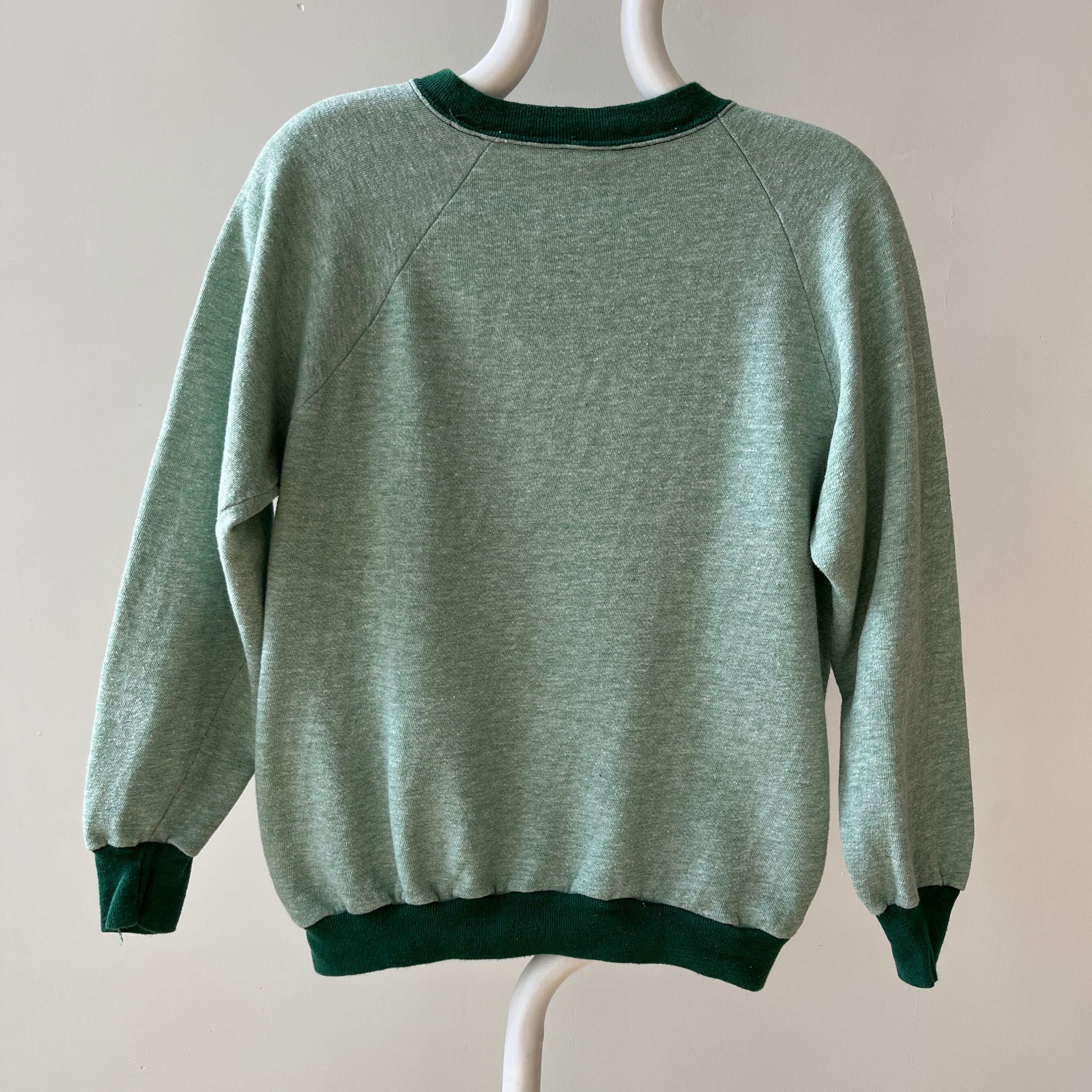 00s Heavy Weight Blank Black Sweatshirt par FOTL - Structuré
