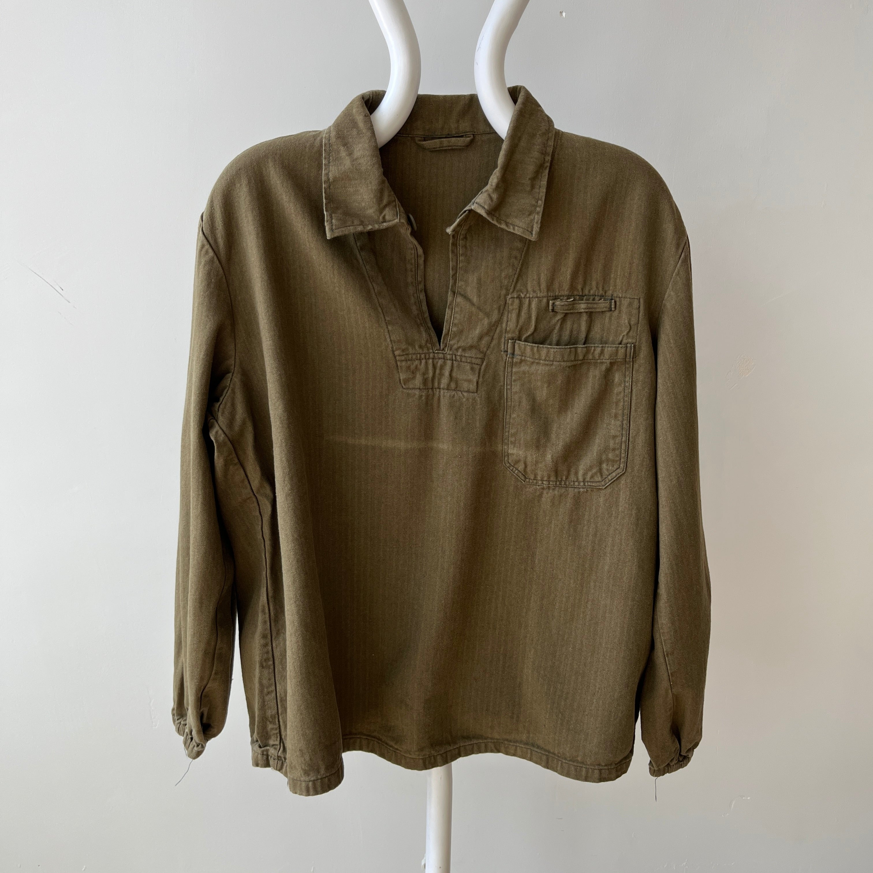 1970s HBT Olive Green Cotton Pullover Top with a Single Button