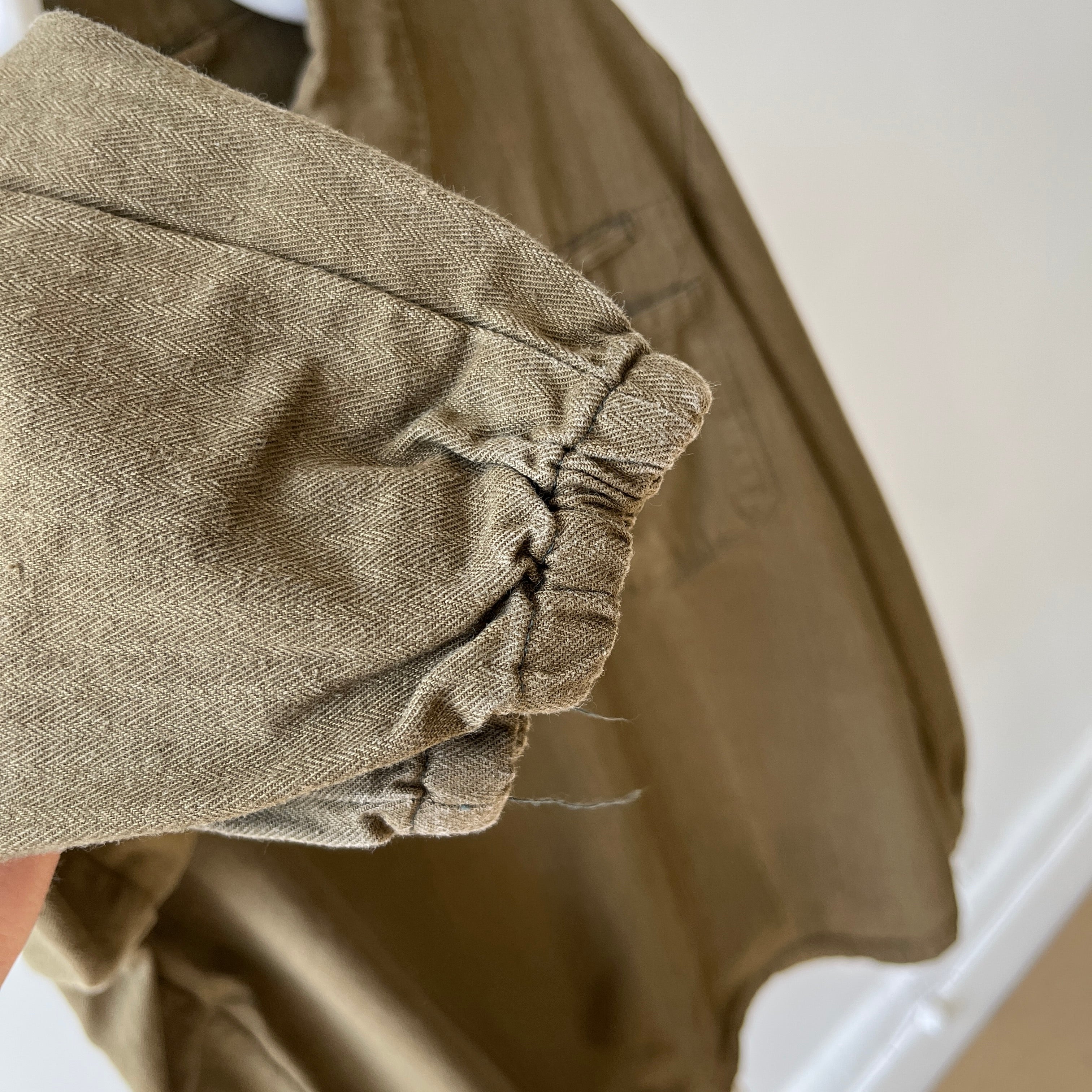 1970s HBT Olive Green Cotton Pullover Top with a Single Button