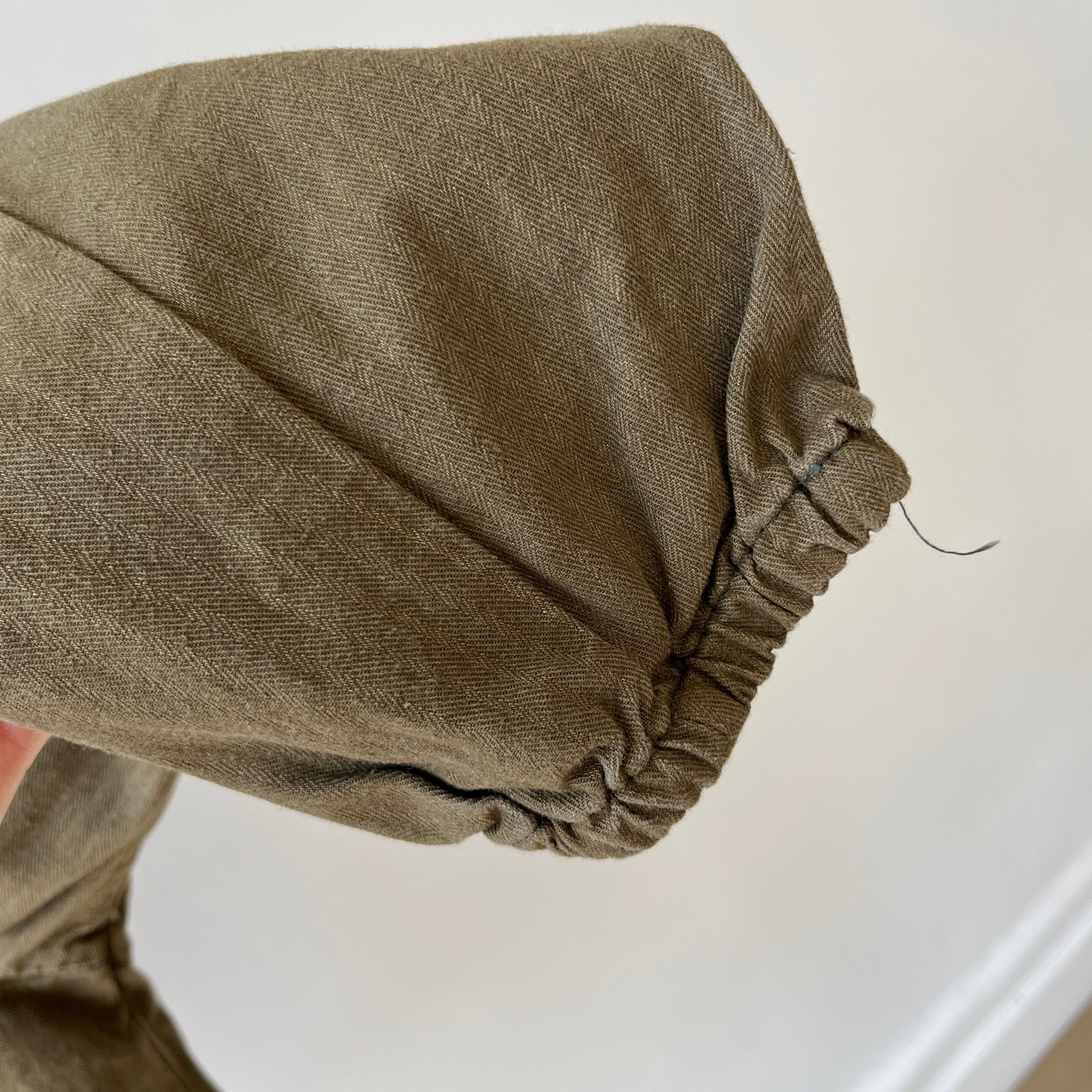 1970s HBT Olive Green Cotton Pullover Top with a Single Button