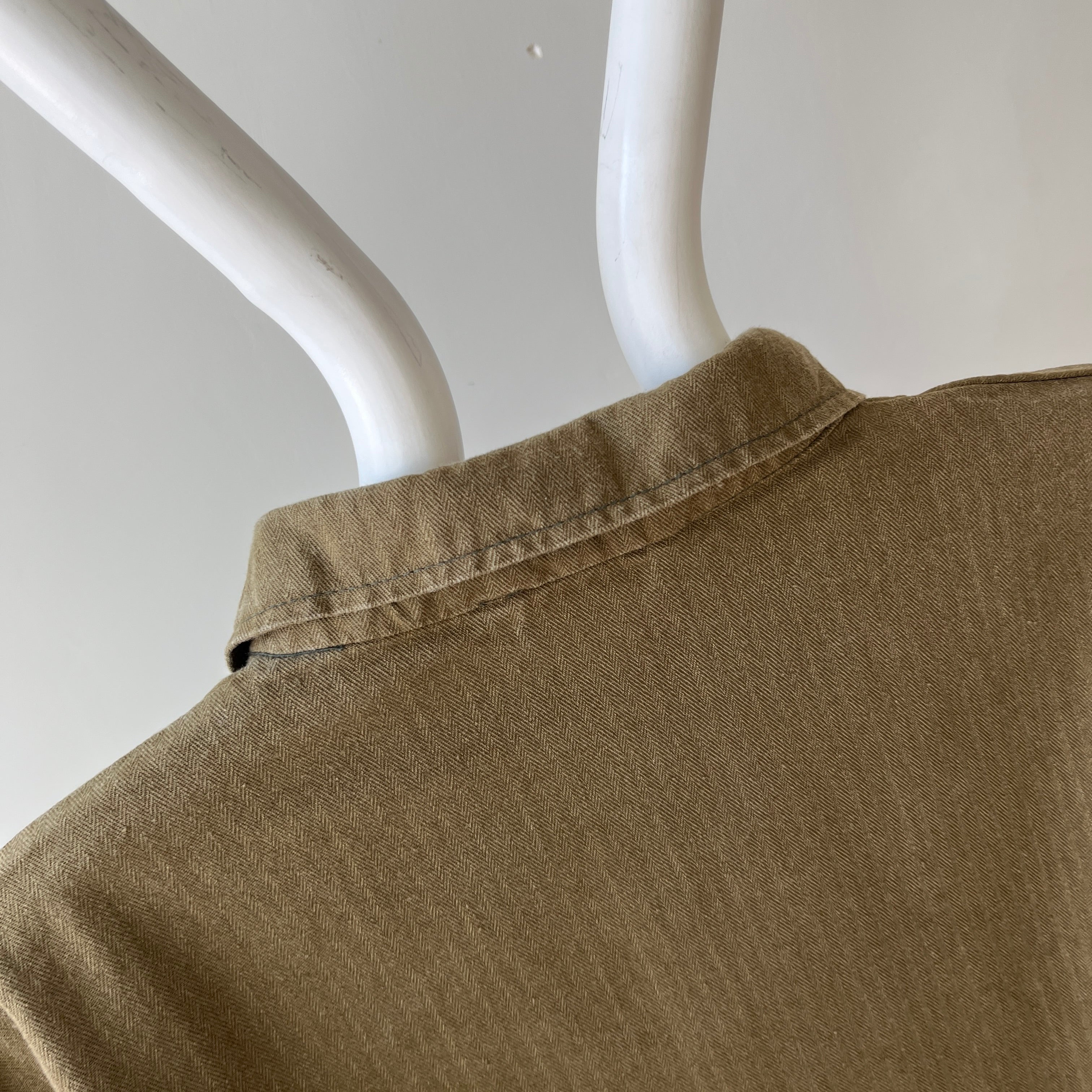 1970s HBT Olive Green Cotton Pullover Top with a Single Button