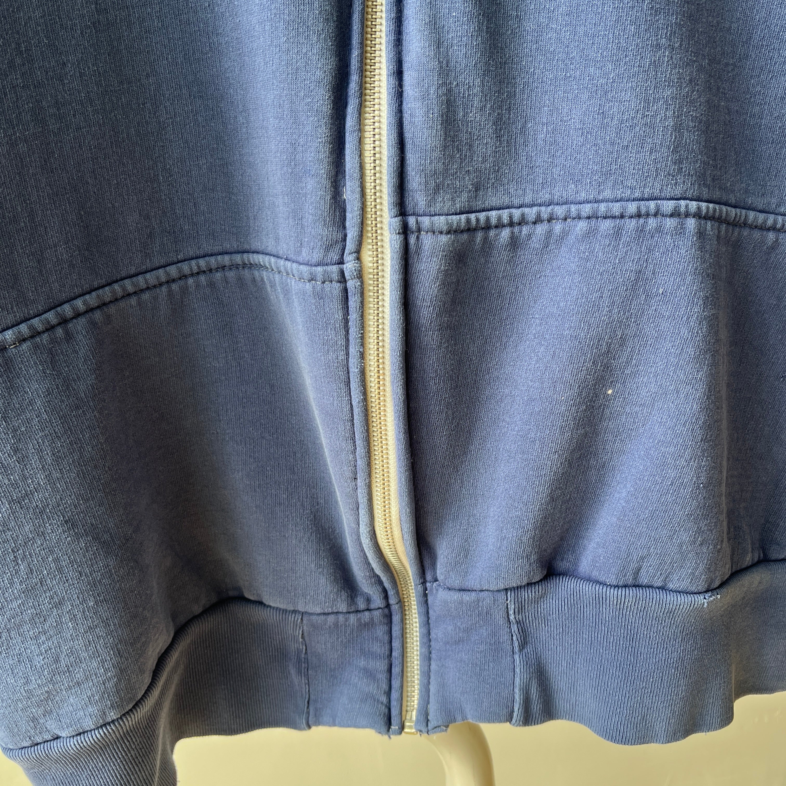 1970/80s Sun Faded Navy Hoodie - Replaced Zipper - Made in Romania - WOWOWOWOWOW