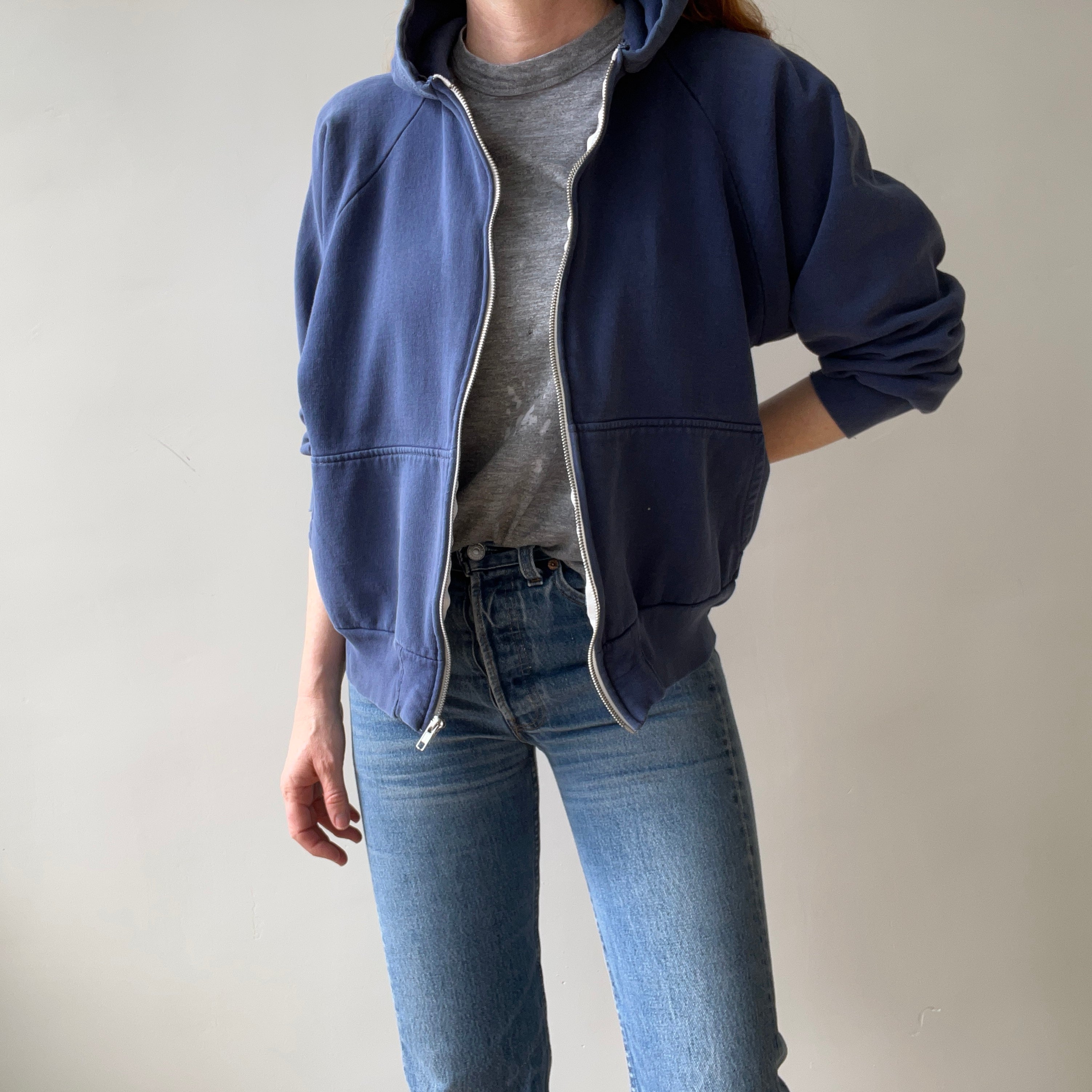 1970/80s Sun Faded Navy Hoodie - Replaced Zipper - Made in Romania - WOWOWOWOWOW