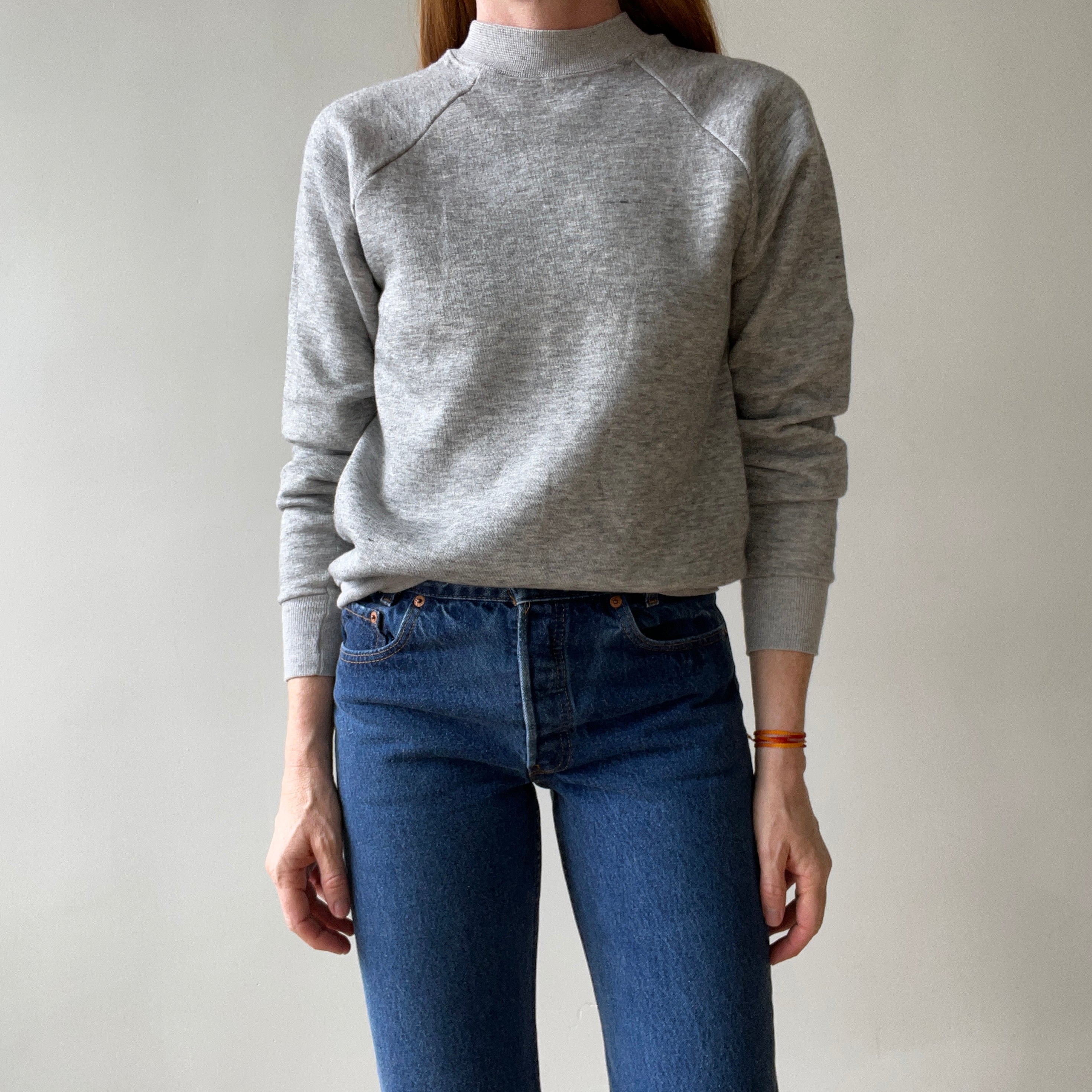 00s Heavy Weight Blank Black Sweatshirt par FOTL - Structuré