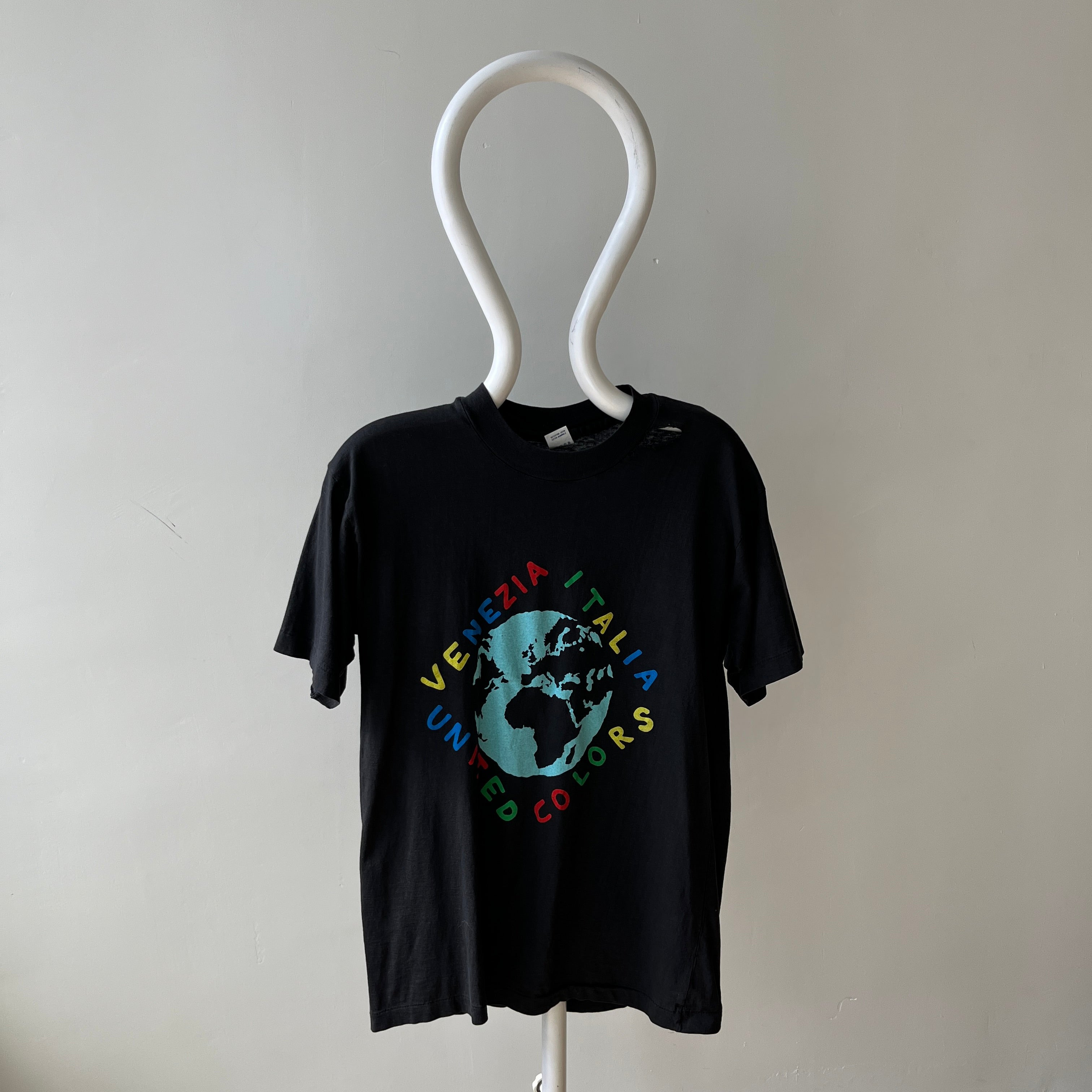 1980/90 Venezia Italia Tourist T-Shirt with a Hole in It