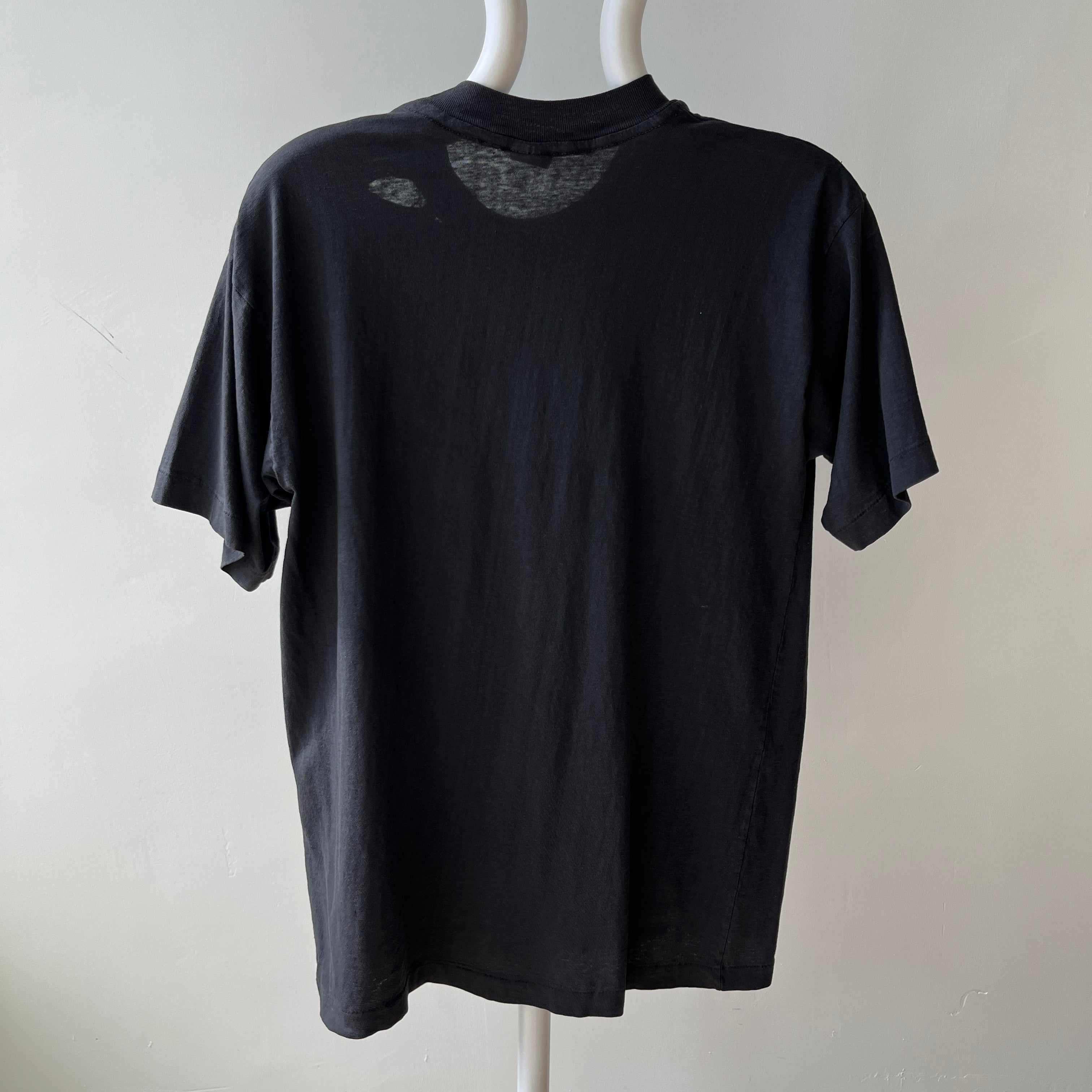 1980/90 Venezia Italia Tourist T-Shirt with a Hole in It