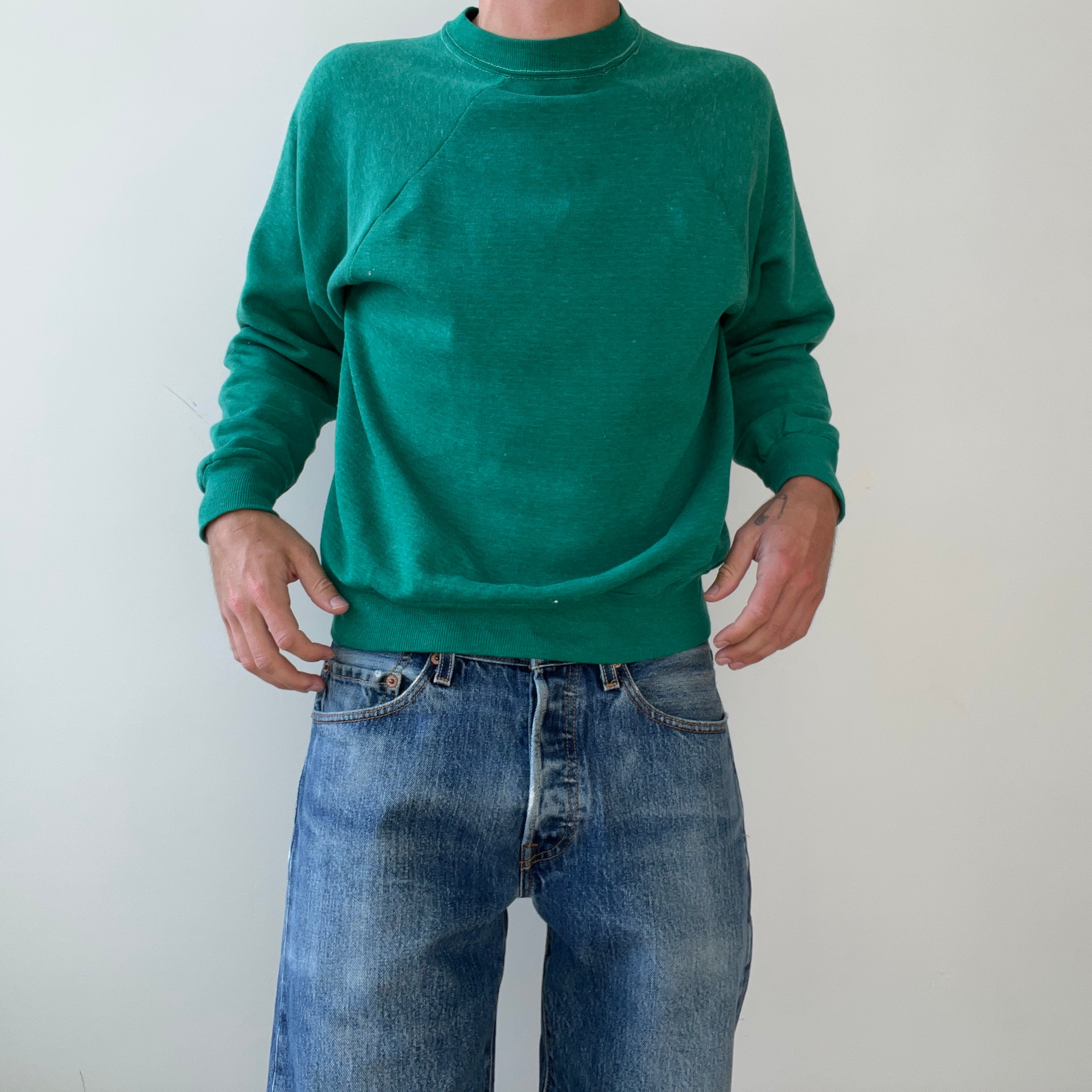00s Heavy Weight Blank Black Sweatshirt par FOTL - Structuré