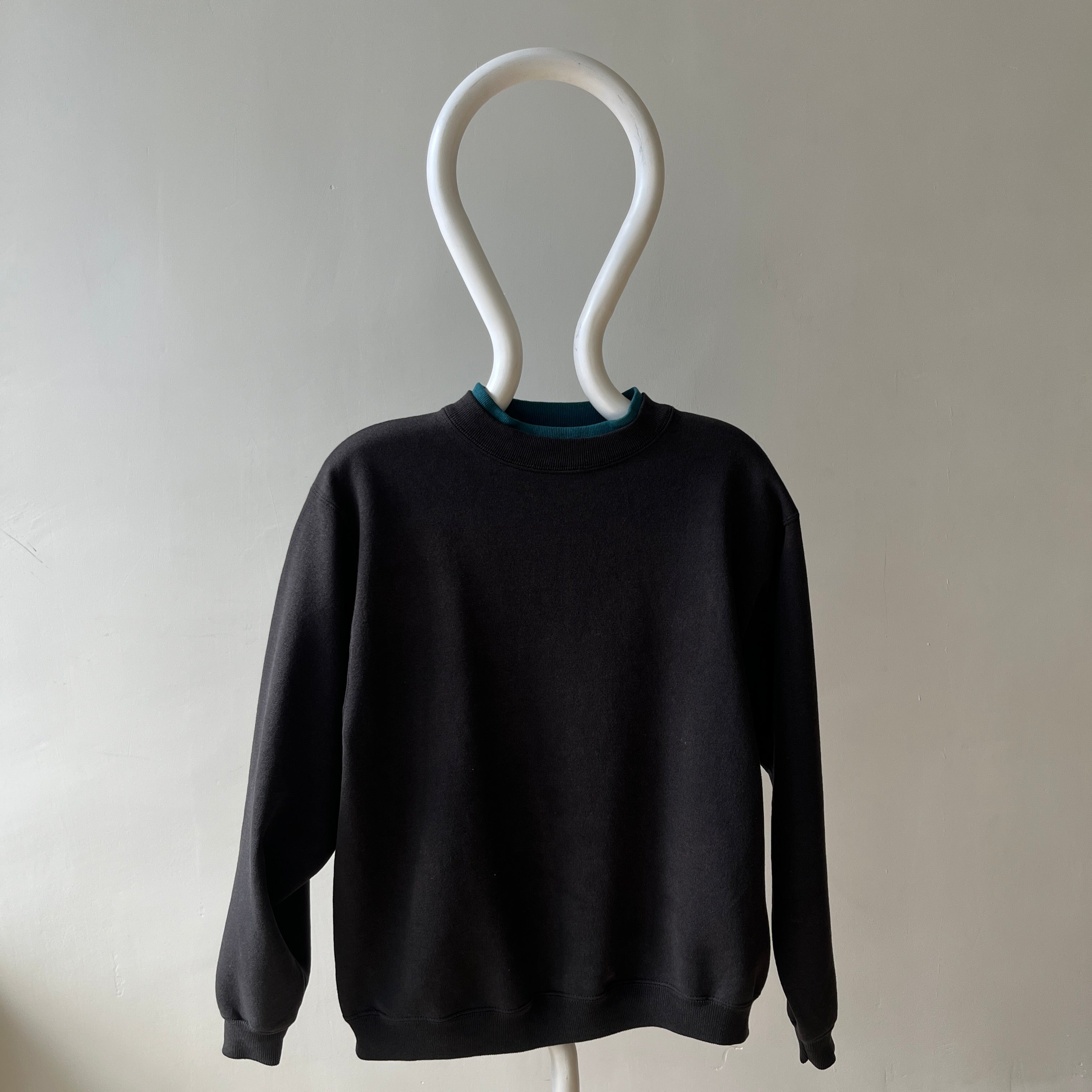 1980/90s Blank Faded Black Double Collar Heavyweight Sweatshirt by Hanes