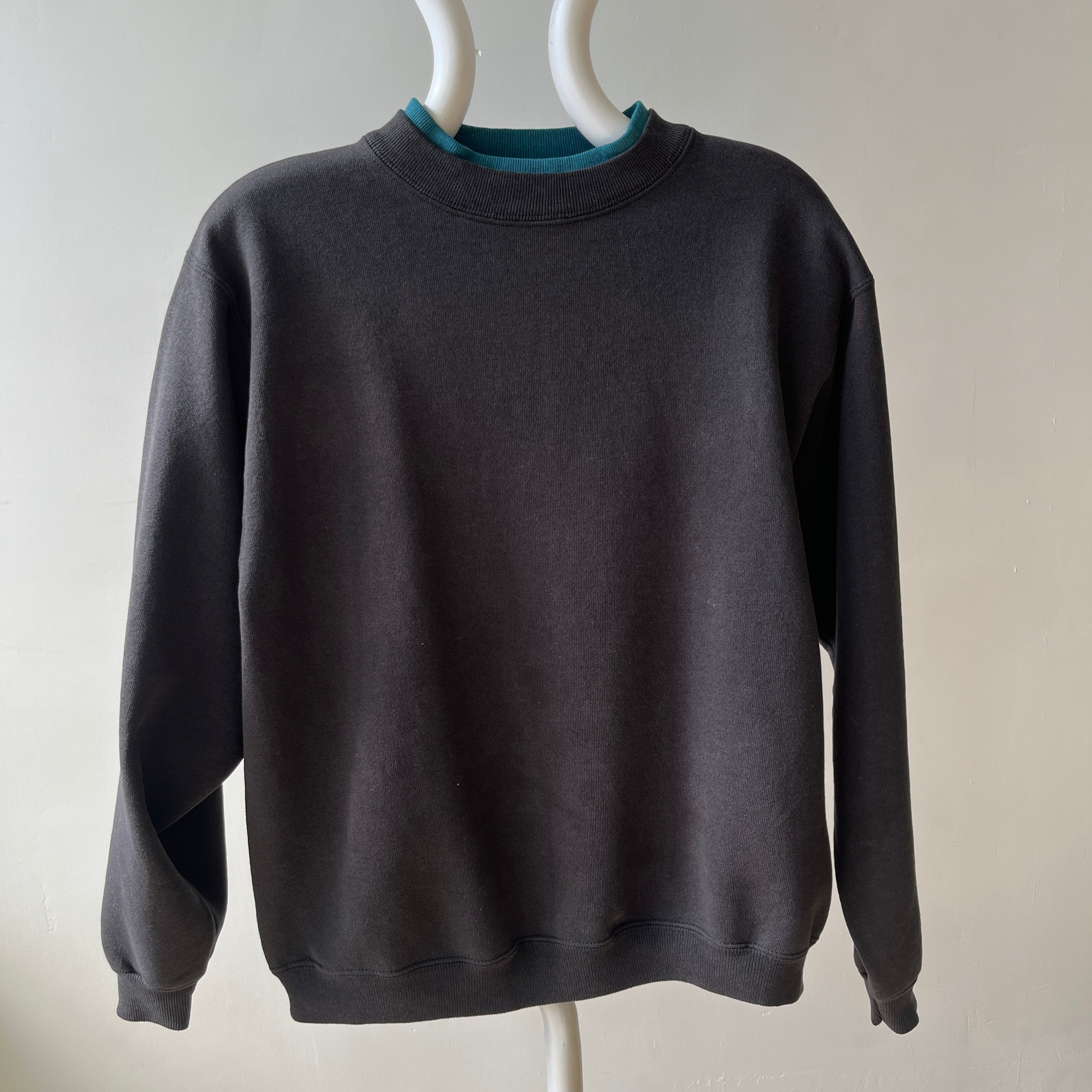 1980/90s Blank Faded Black Double Collar Heavyweight Sweatshirt by Hanes