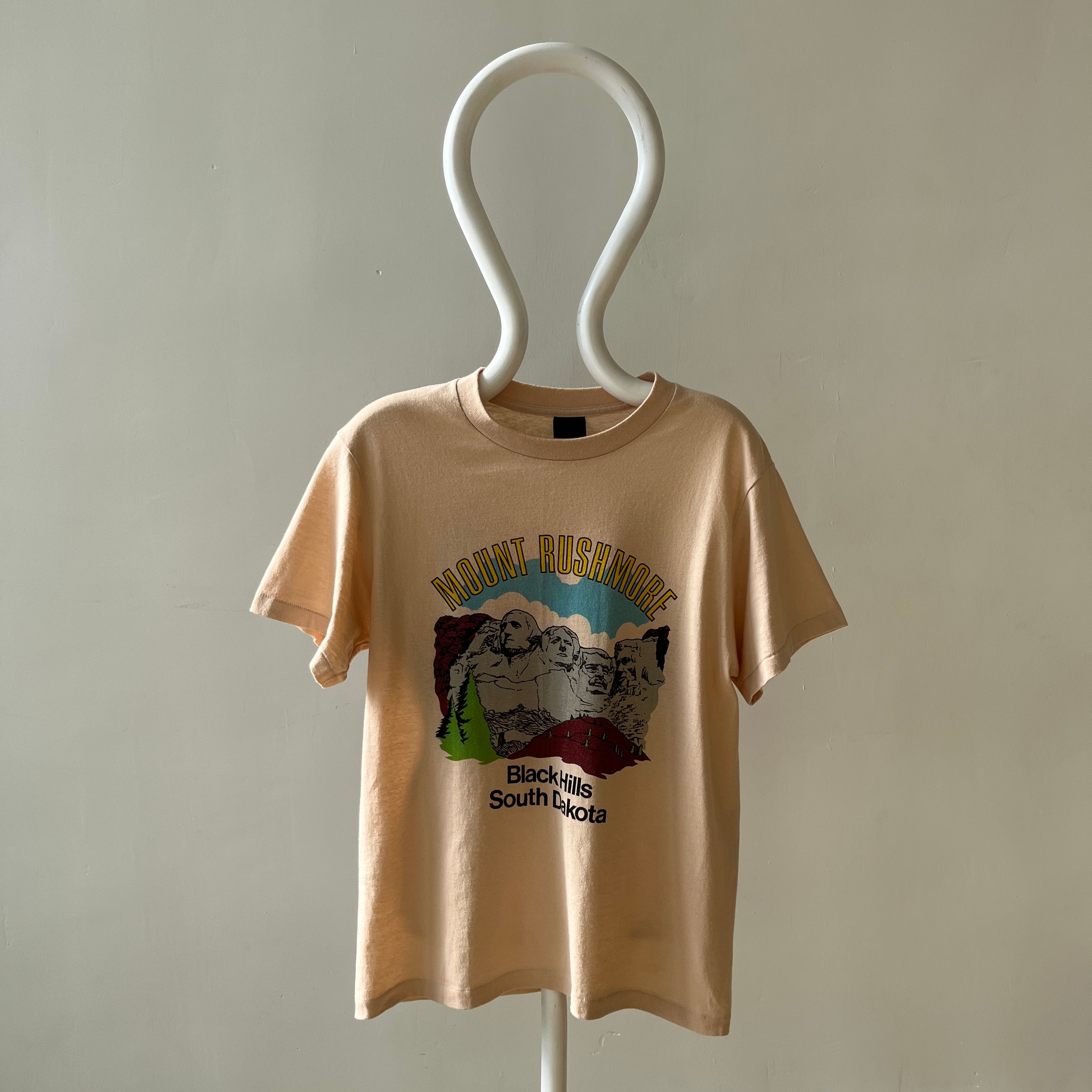 1980s Mount Rushmore Black Hills South Dakota T Shirt - THE BACKSIDE