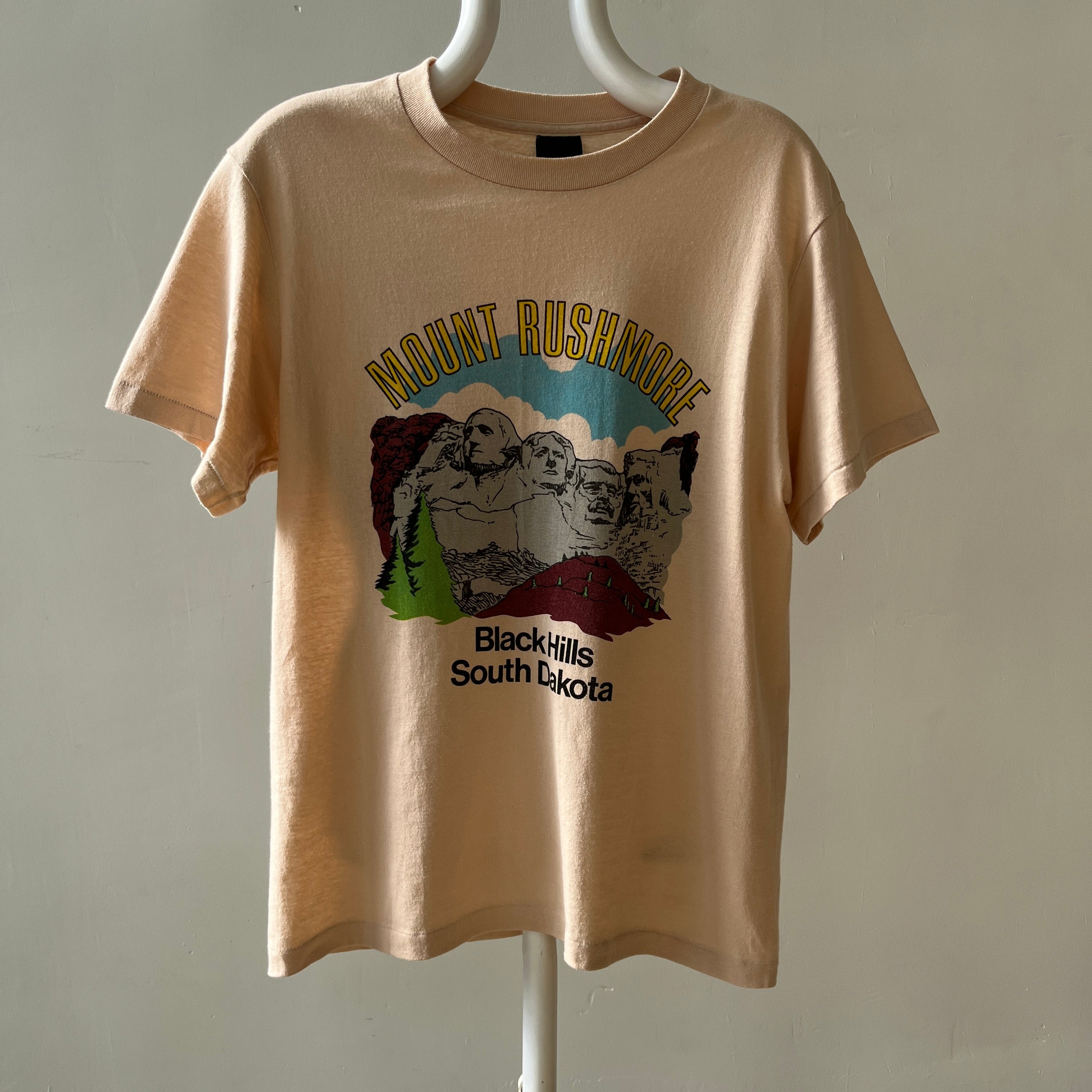 1980s Mount Rushmore Black Hills South Dakota T Shirt - THE BACKSIDE