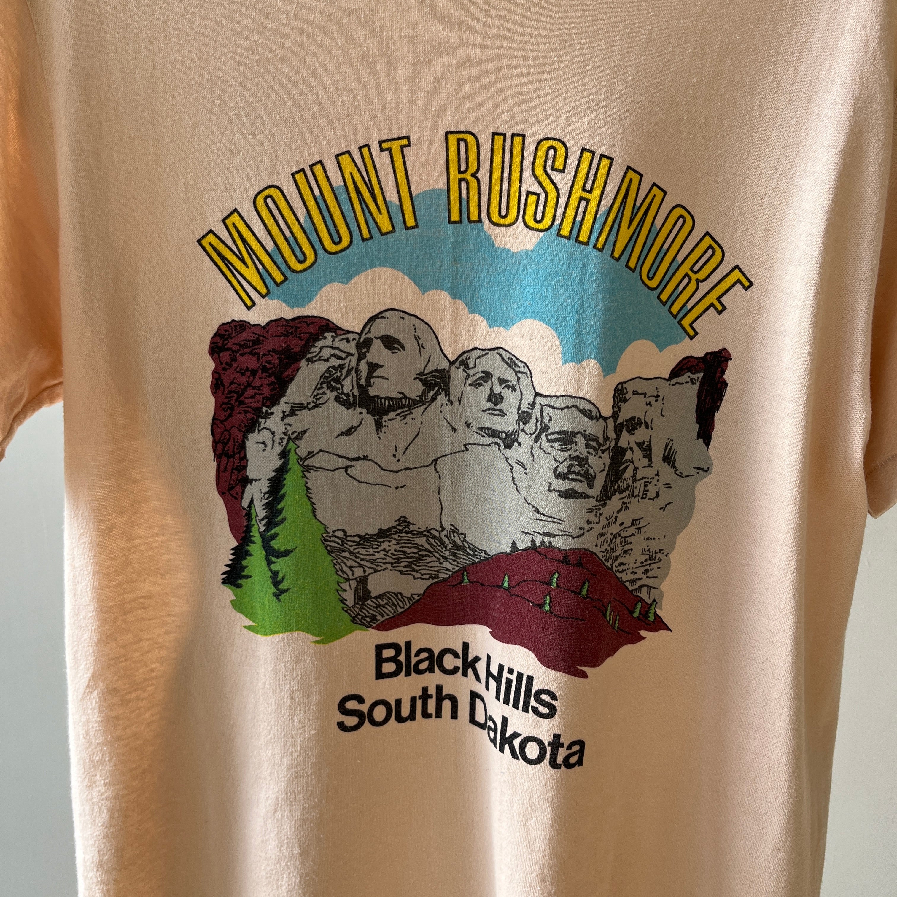 1980s Mount Rushmore Black Hills South Dakota T Shirt - THE BACKSIDE