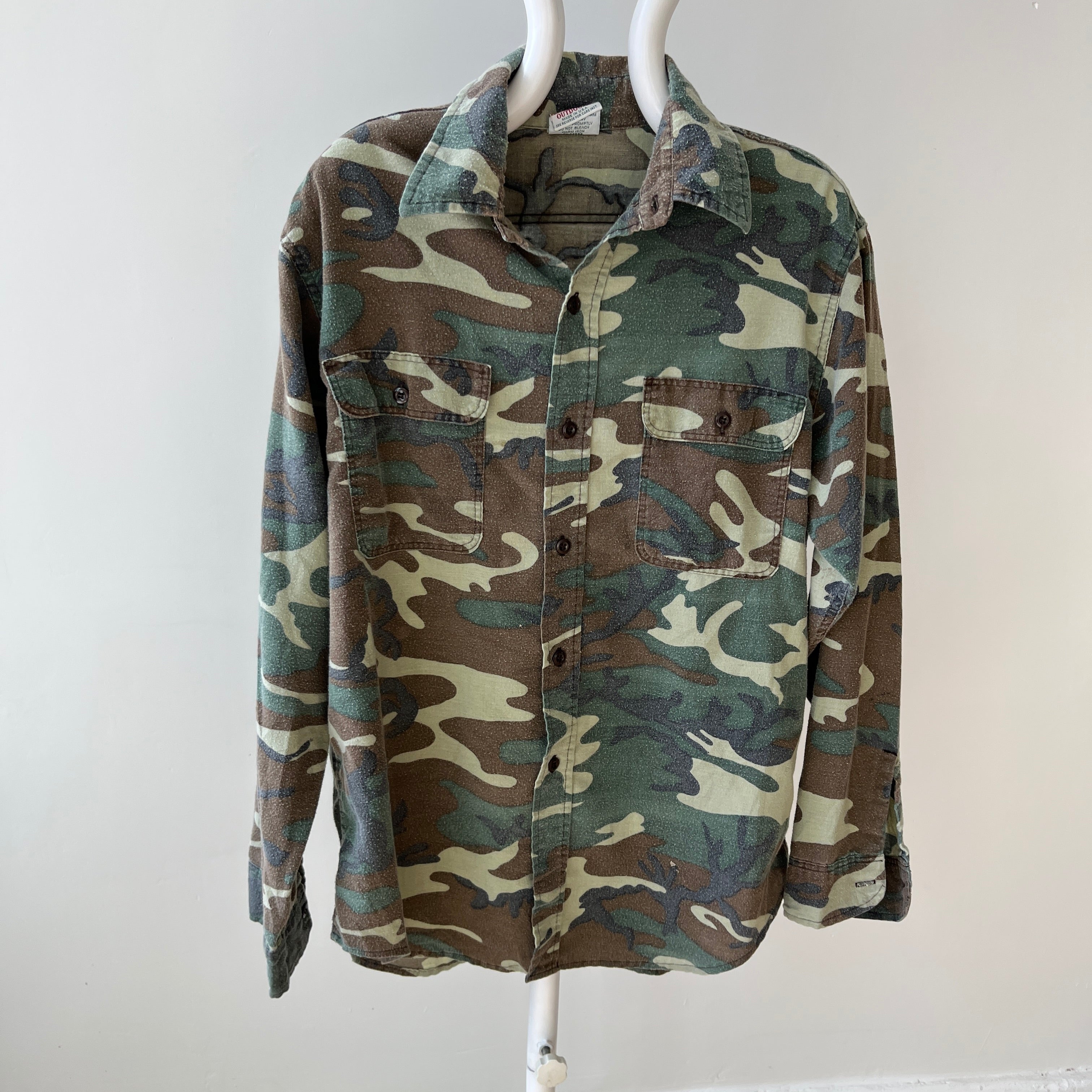 1980s Prentiss Outdoors Lightweight Cotton Camo Flannel with Paint Staining