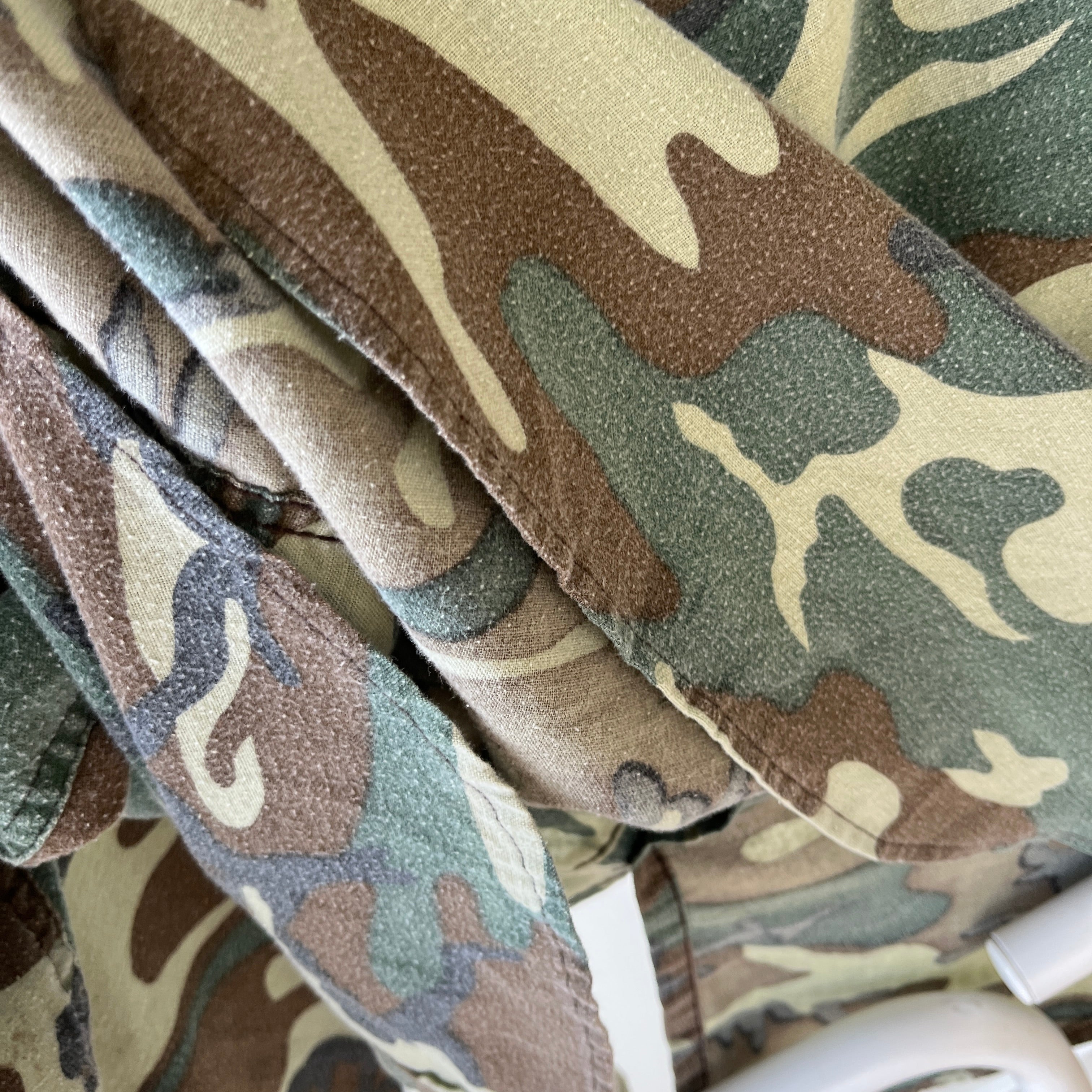 1980s Prentiss Outdoors Lightweight Cotton Camo Flannel with Paint Staining