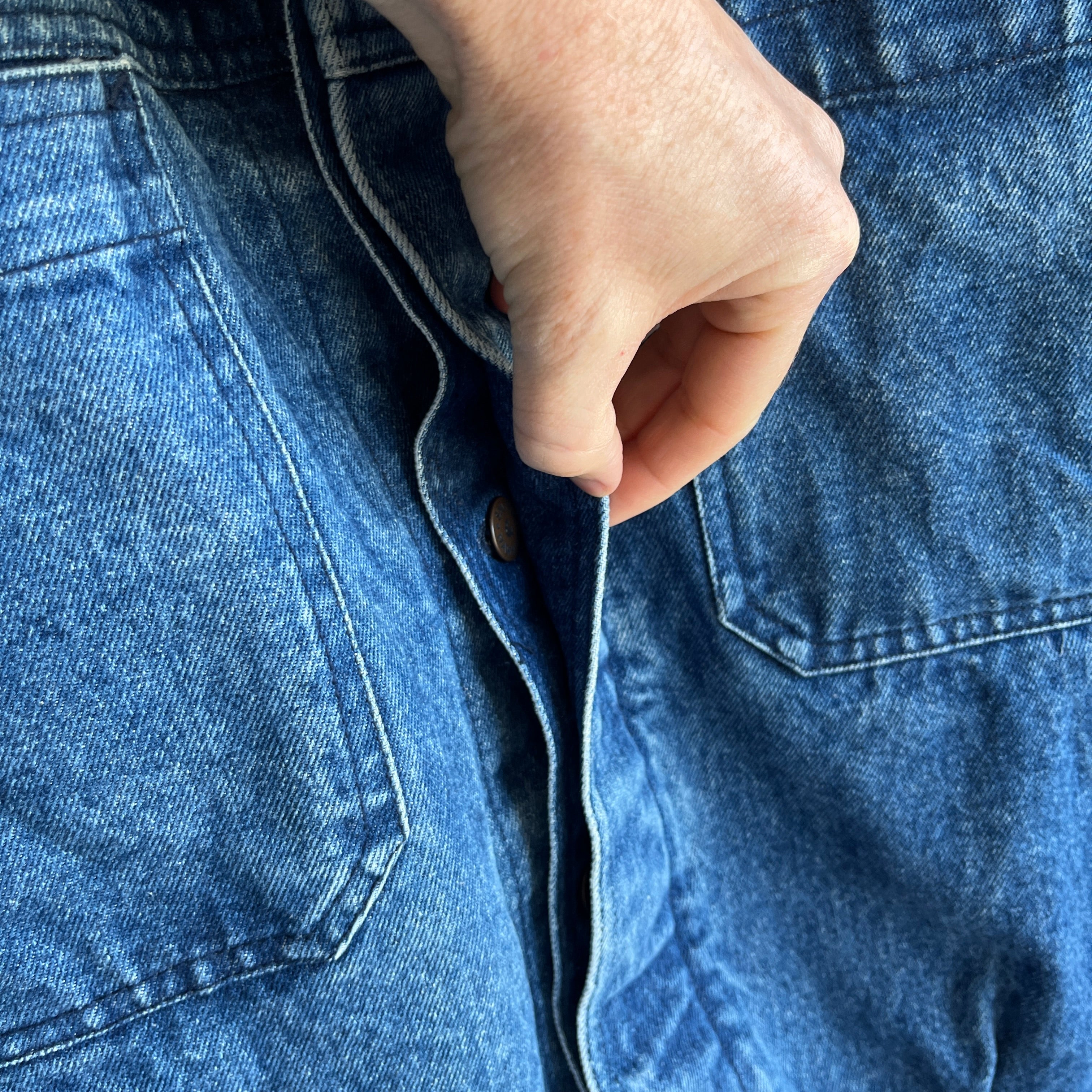 1990s Smith & Hawkens Larger Denim Jean Jacket with Awesome Pleats and Velcro