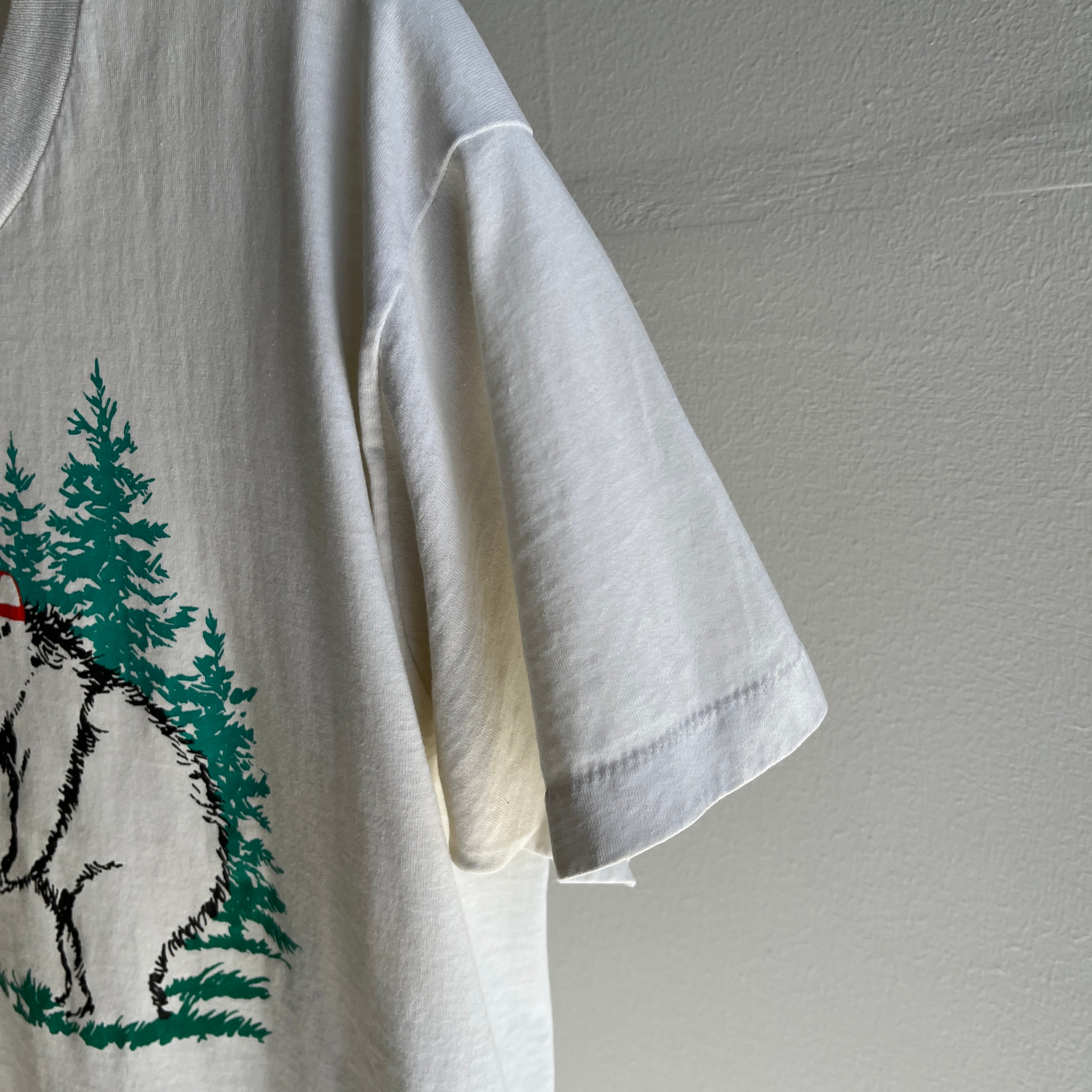 1980s Does a Bear Chip In The Woods T-Shirt