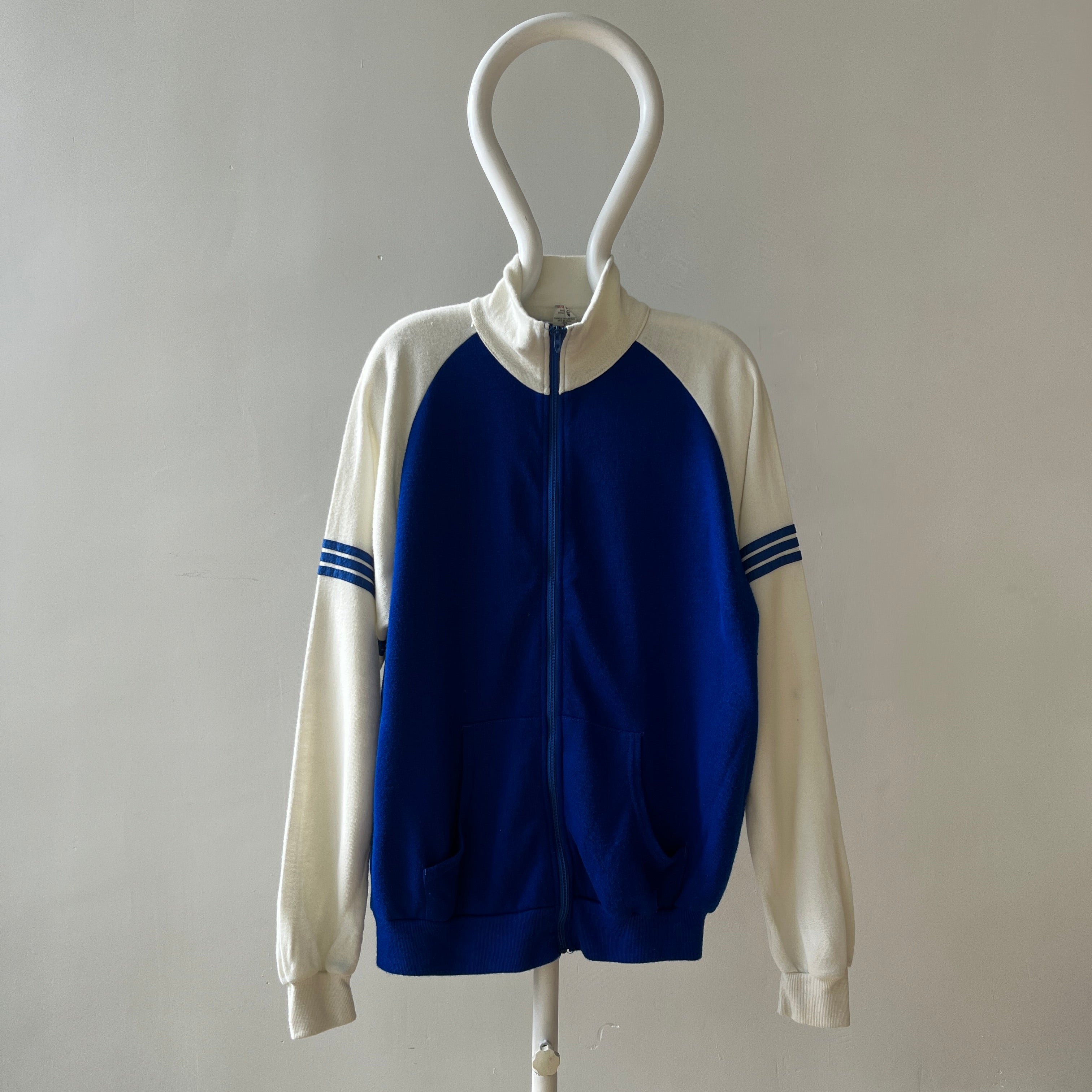 Brouillon de sweat-shirt vierge